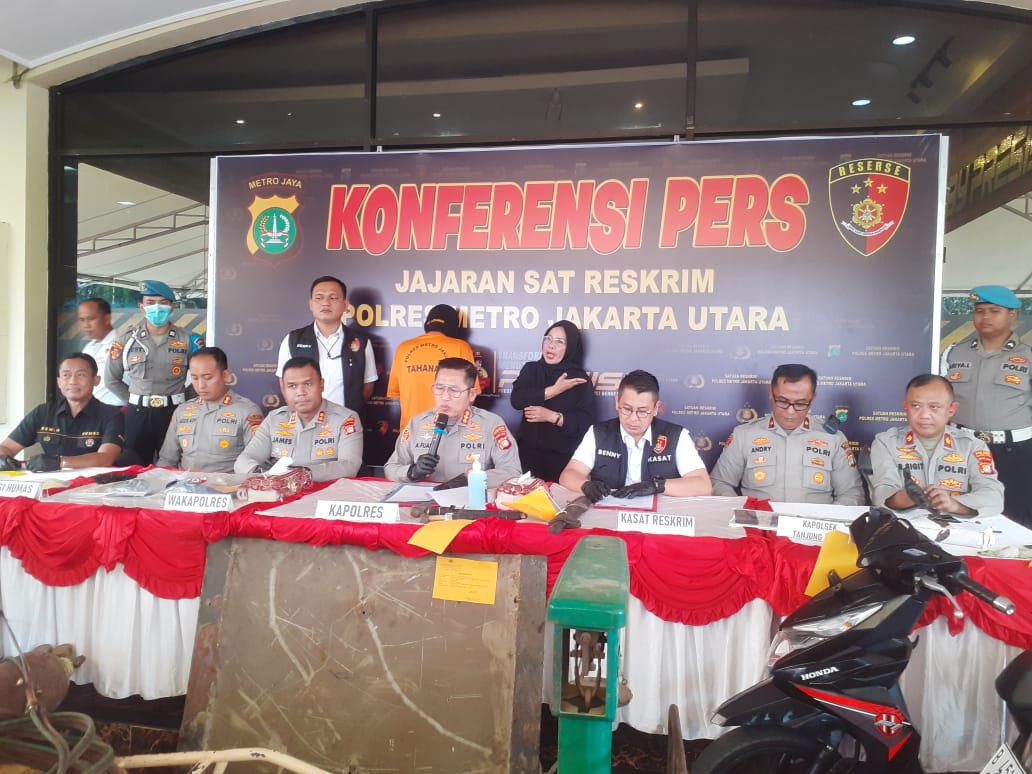 Tersinggung Diperbincangkan Saat Mabuk, Pelaut Bacok Rekan Kerja Hingga Tewas di Asrama