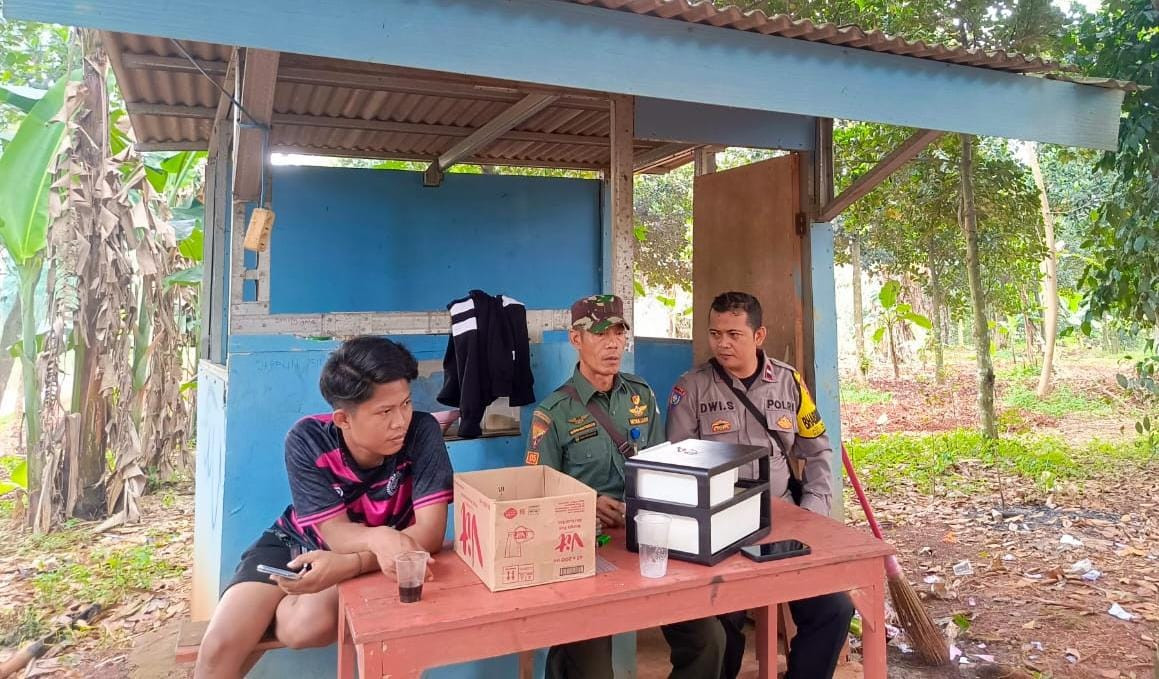 Pelayanan Bhabinkamtibmas Arus Balik Warga Cisalak Kec. Bandara Gebang