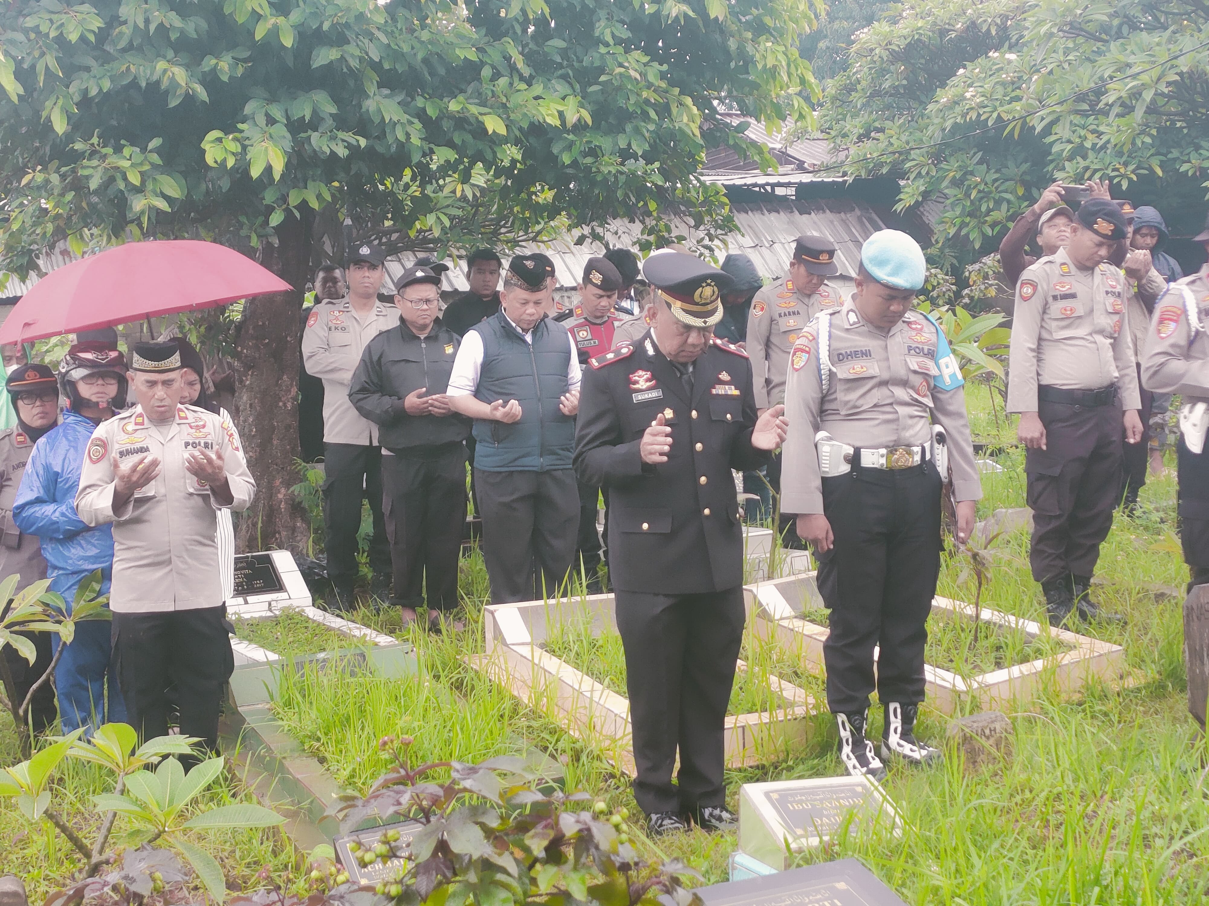 Upacara Pemberangkatan dan Pemakaman Jenazah Almarhum Efan Paryana
