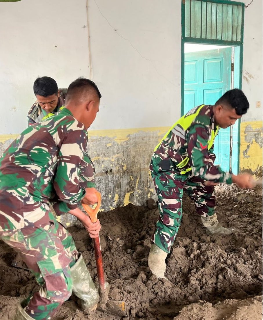 Jelang Semester Baru, Pembersihan Sekolah di Pidie Jaya hingga Aceh Tamiang Dikebut