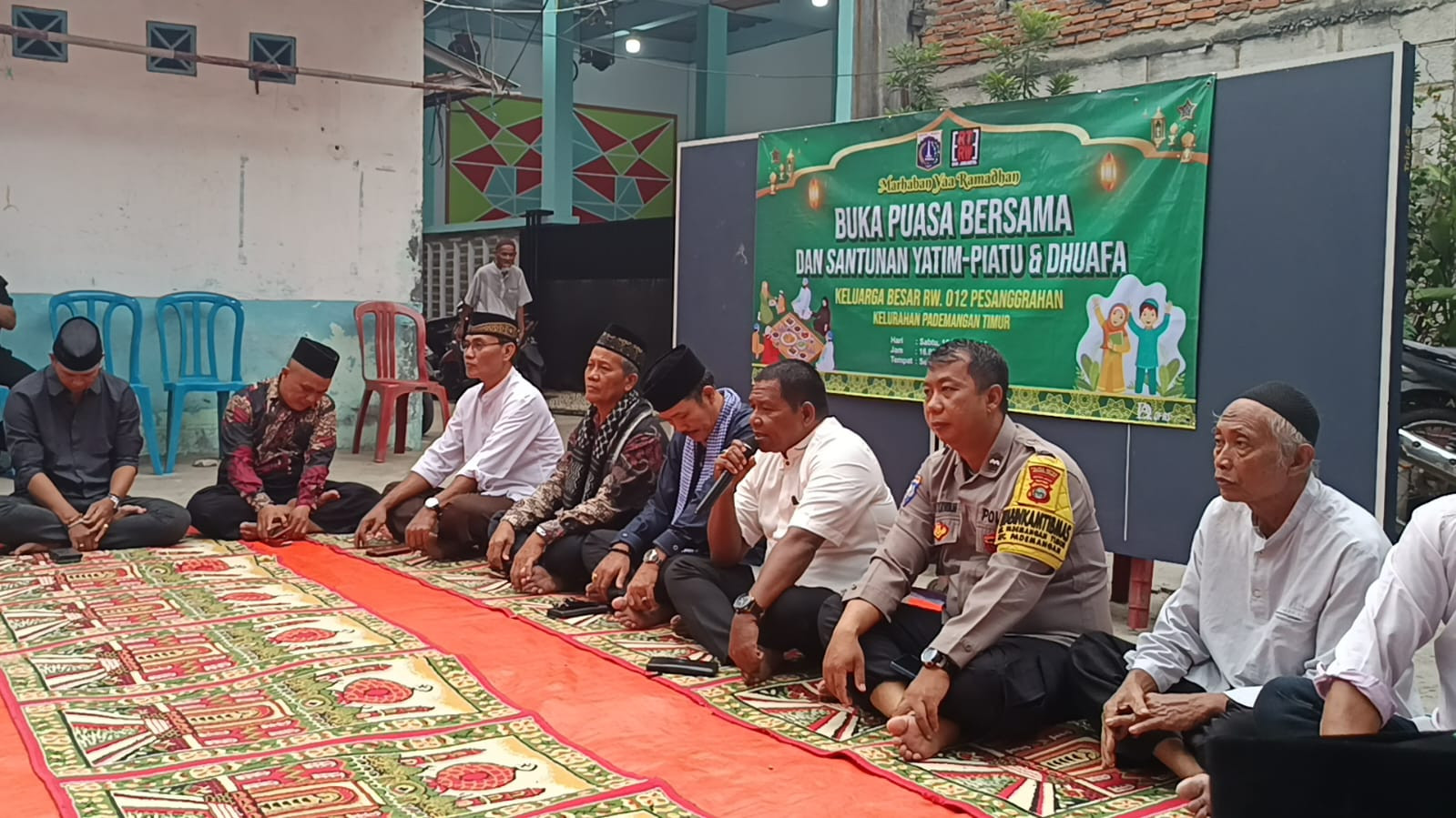 Polsek Pademangan Hadiri Buka Puasa Bersama & Santunan di RW 12: Penuh Kehangatan dan Kebersamaan