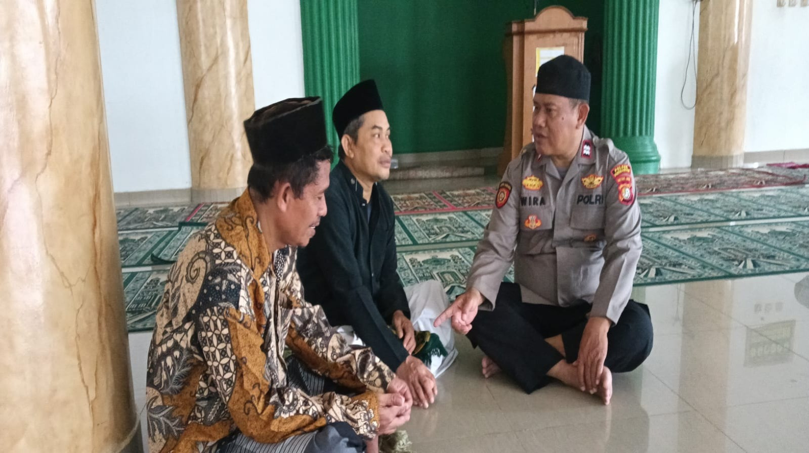 Safari Ramadhan, Kapolsubsektor Mangga Dua Sampaikan Pesan Kamtibmas Usai Shalat Dzuhur
