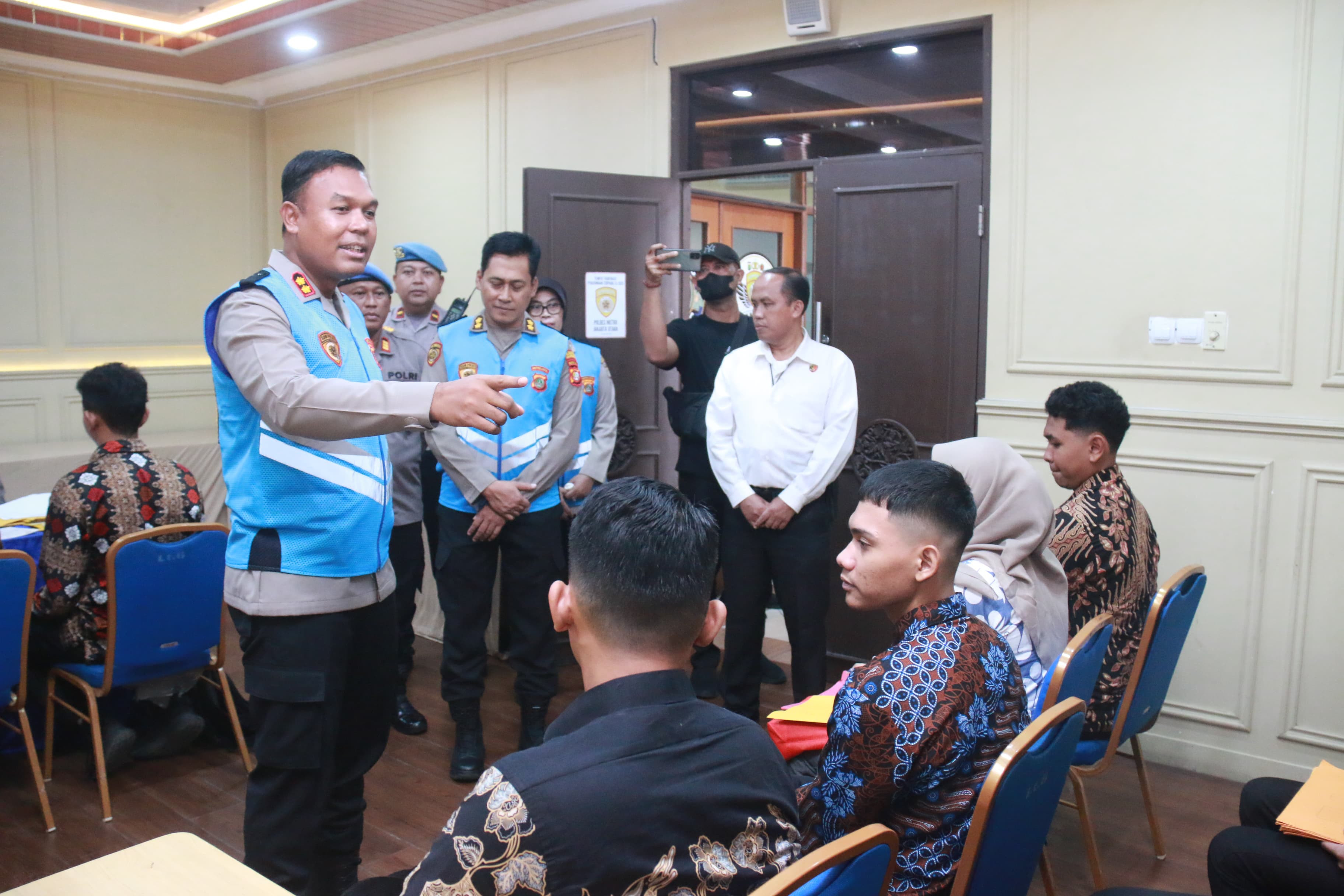 Wakapolres Metro Jakarta Utara Tinjau Langsung Proses Penerimaan Terpadu Anggota Polri T.A. 2025
