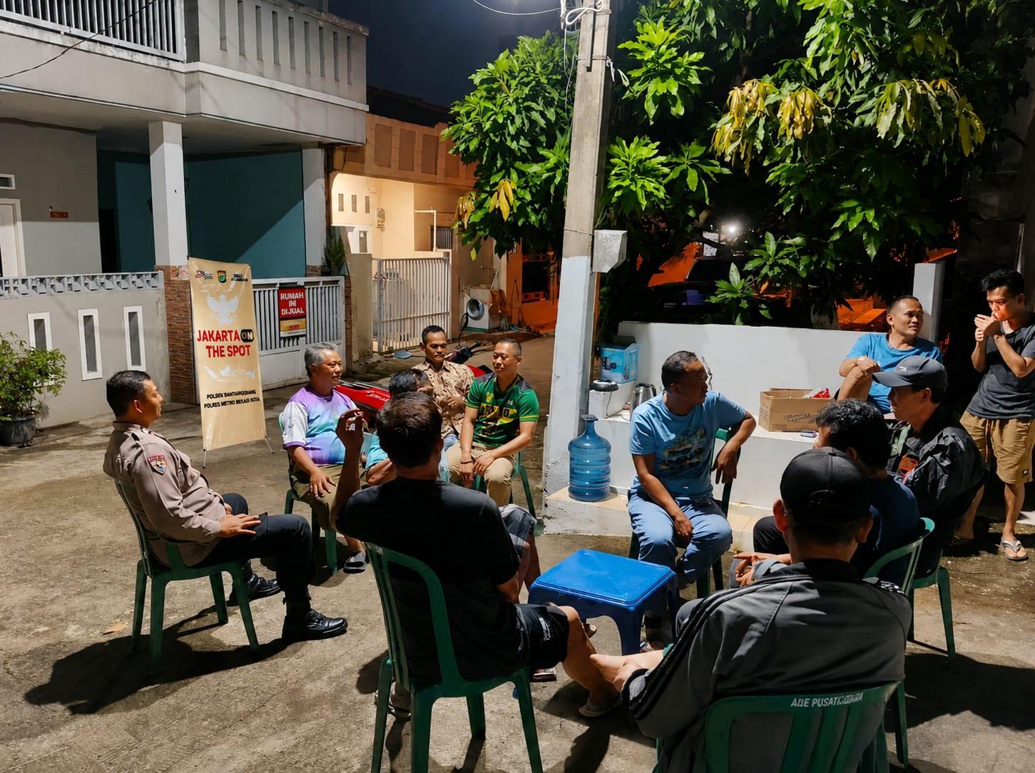 Polsek Bantar Gebang Serap Aspirasi Warga Melalui Program "Jaga Jakarta On The Spot" di Mustikasari