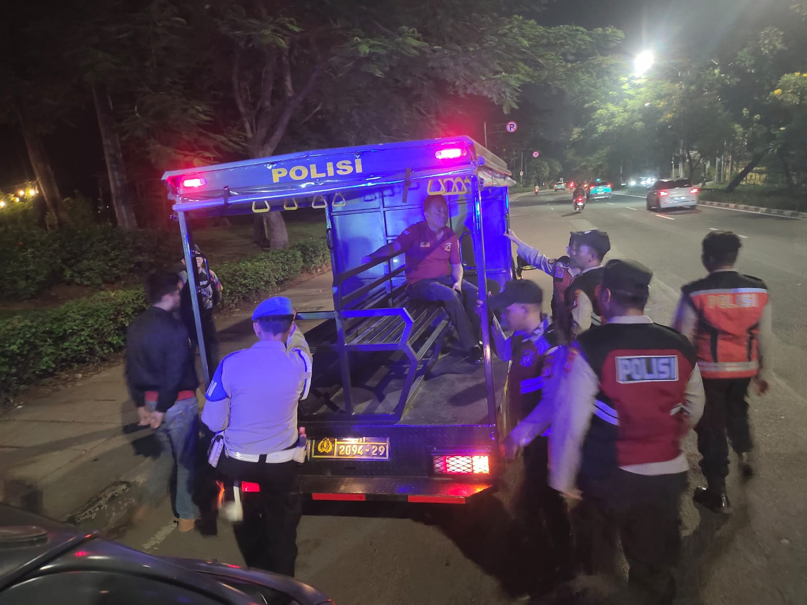 Jaga Jakarta, Jaga Lingkungan: Polsek Metro Penjaringan Gelar Apel KRYD dan Patroli Antisipasi Tawuran