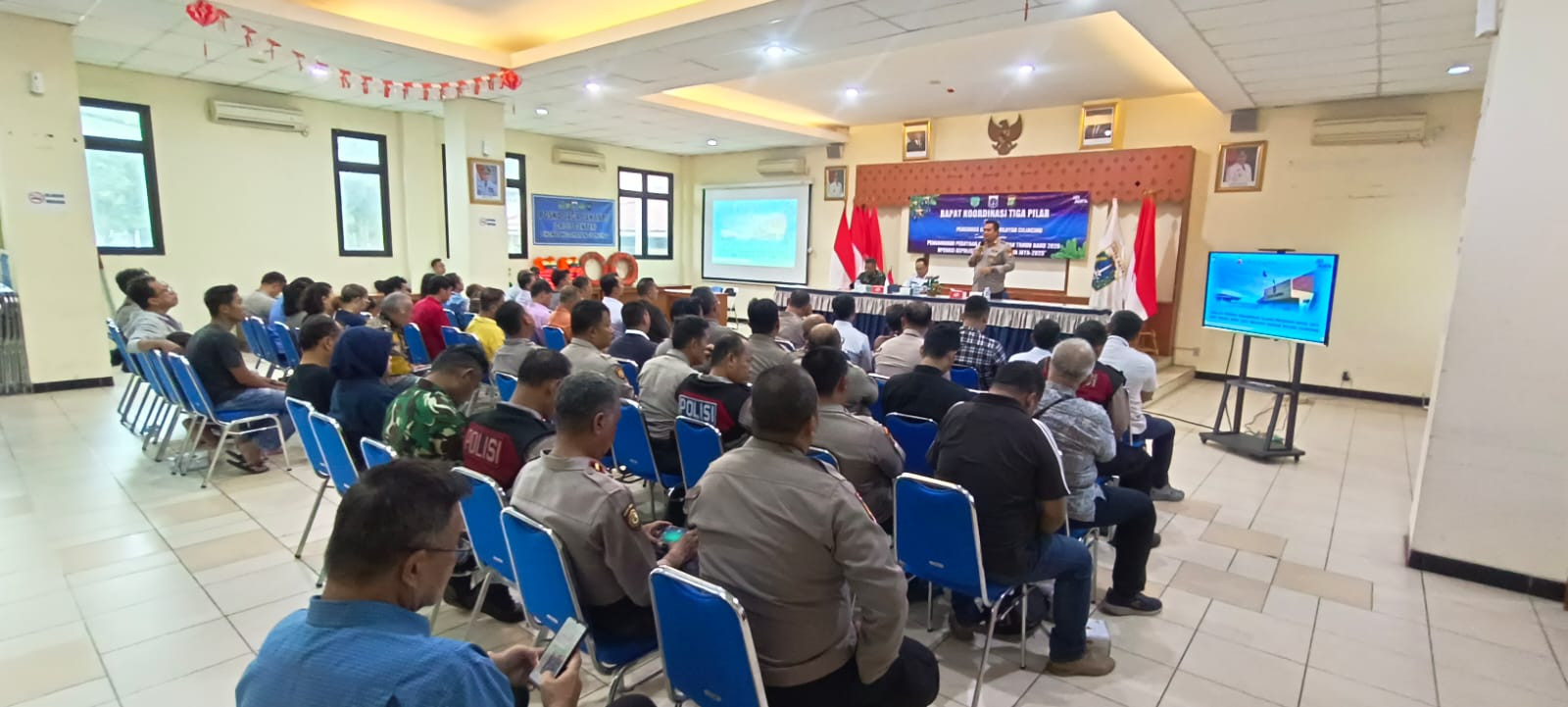 Polsek Cilincing Gelar Rakor Tiga Pilar Pastikan Perayaan Natal 2025 dan Tahun Baru 2026 Aman