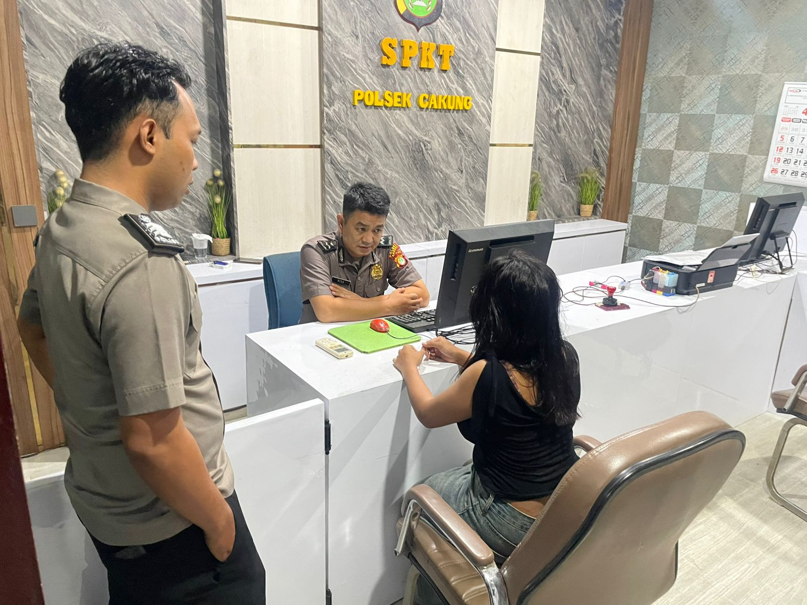 Gerak Cepat Tim Perintis Presisi Polres Metro Bekasi Kota Bantu Remaja Korban Curas di Perbatasan