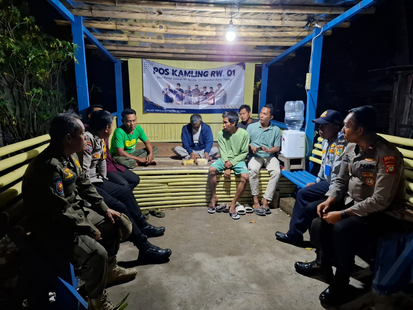 Patroli Malam Polsek Kepulauan Seribu Selatan Gaet TNI, Satpol PP, dan Potmas, Warga Diajak Jaga Kamtibmas Selama Nataru