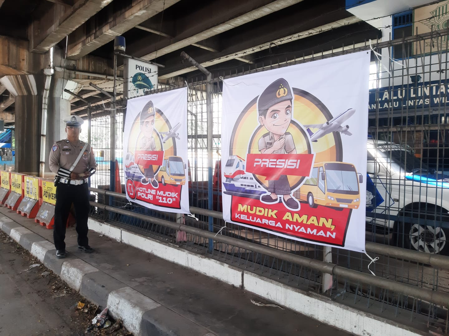 SATLANTAS POLRES METRO JAKARTA UTARA GELAR SOSIALISASI HOTLINE MUDIK POLRI 110 DI TL BINTANG MAS