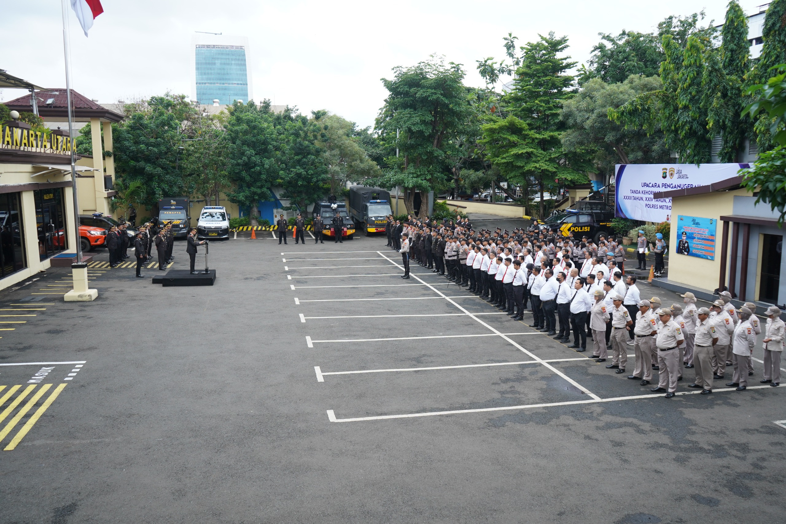 Wakapolres Metro Jakarta Utara Pimpin Penganugerahan Satyalancana Pengabdian