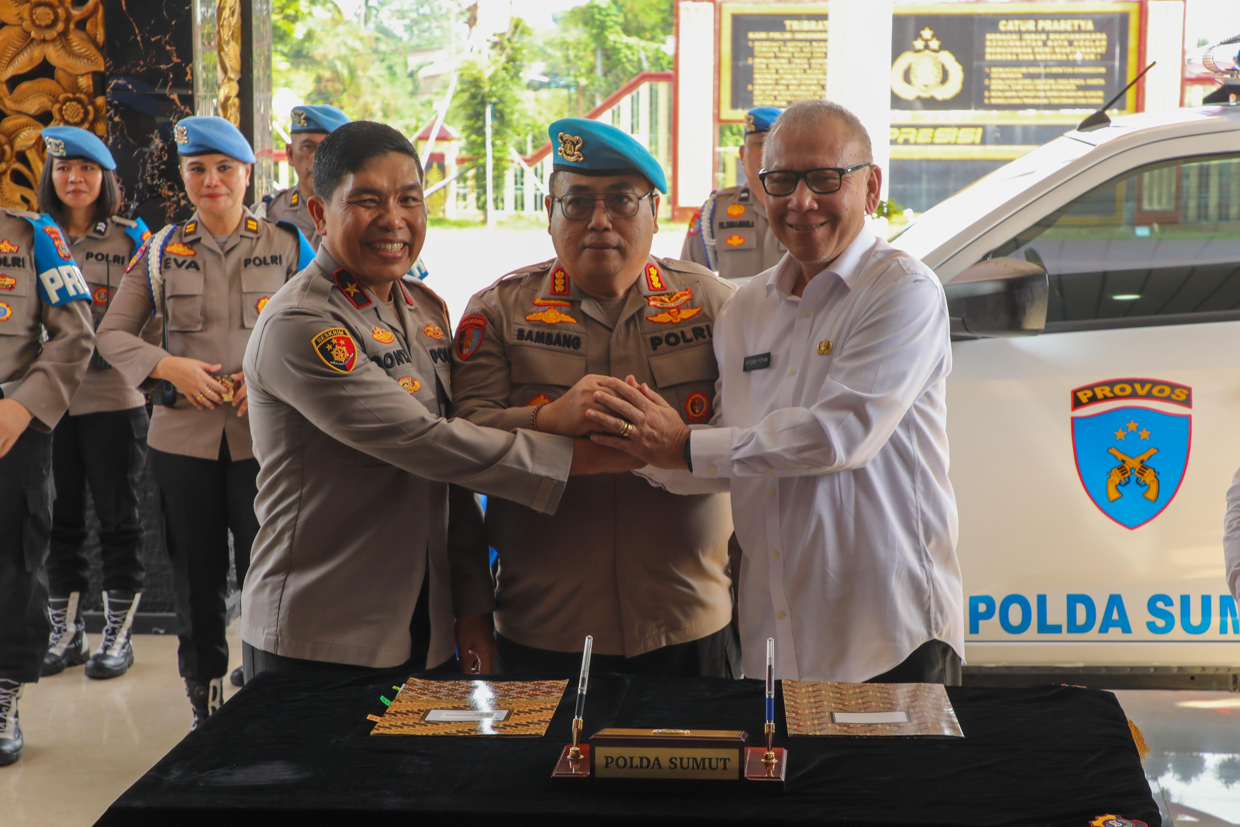 Tekan Pelanggaran Anggota, Pemprov Sumut Hibahkan Mobil untuk Propam Polda