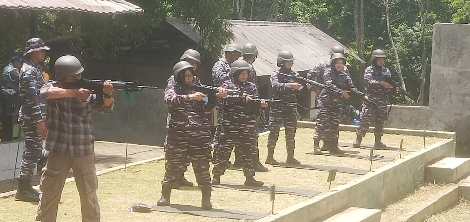 Asah dan Tingkatkan Kemampuan Prajurit, Lanal Bandung Laksanakan Latihan Menembak TW I Tahun 2025