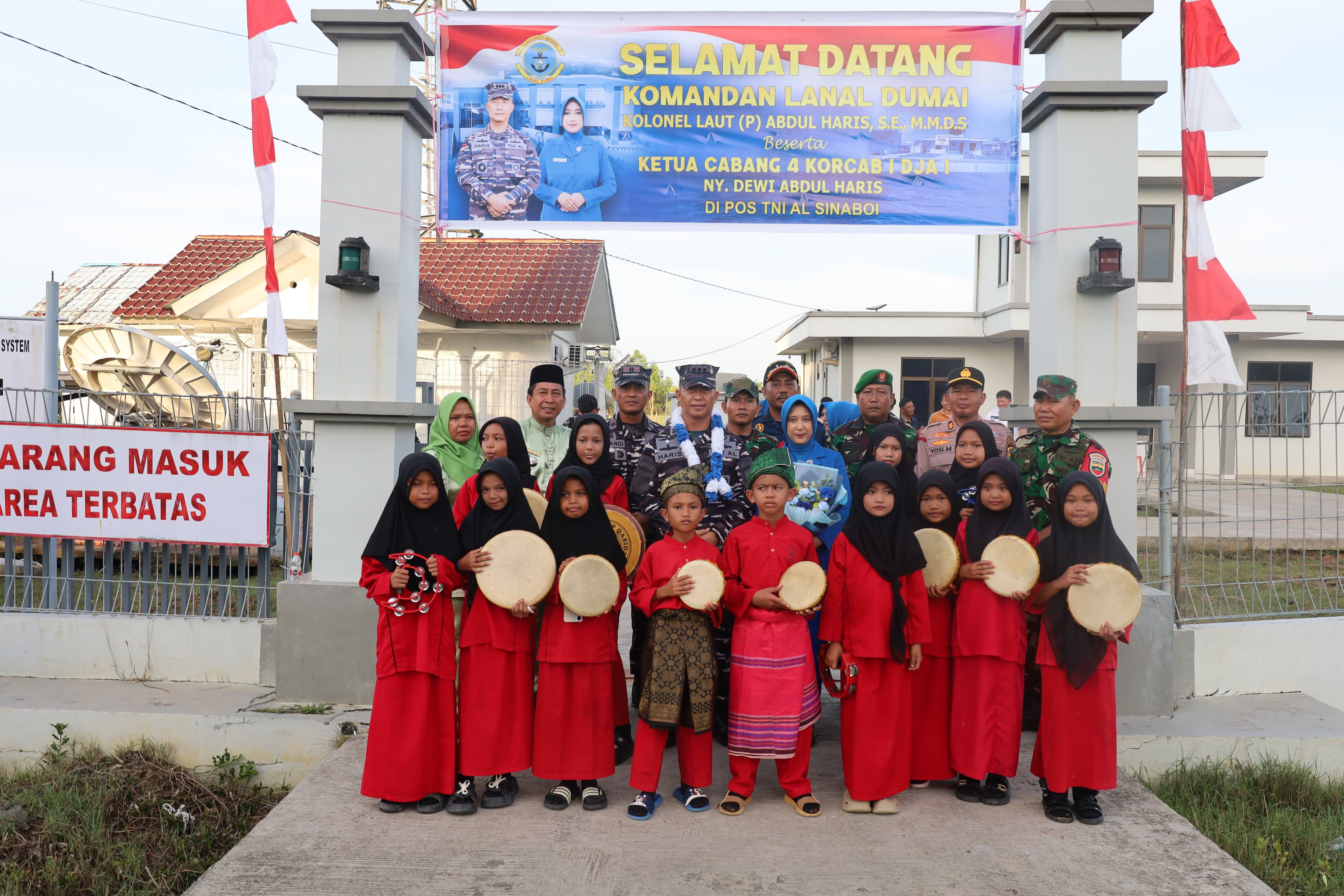 Garda Terdepan Pengamanan Perbatasan, Danlanal Dumai Laksanakan  Bakti Sosial dan Pastikan Kesiapsiagaan Pos TNI AL di Perbatasan