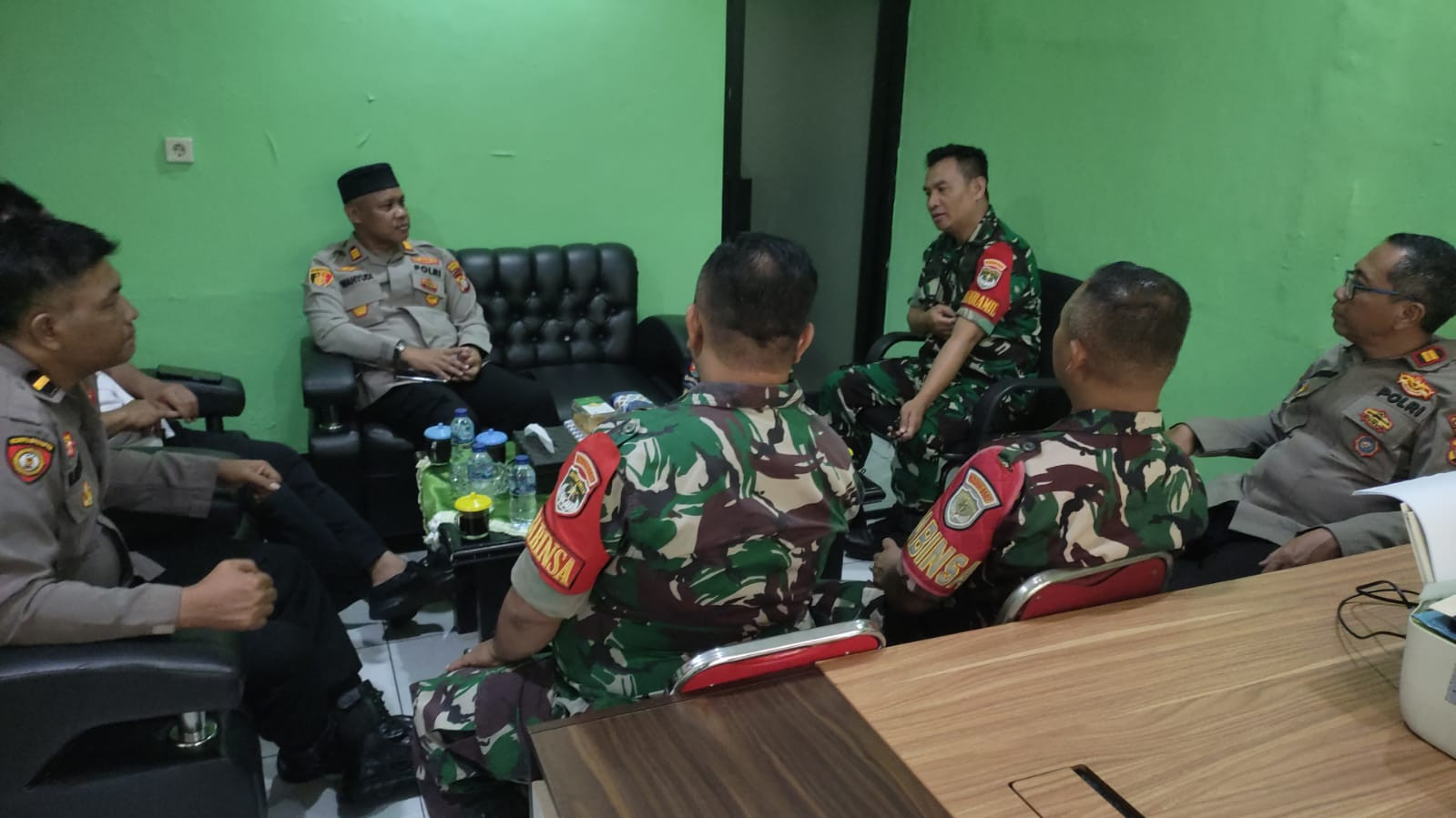 Kapolsek Bekasi Barat Silaturahmi ke Koramil 01 Kranji Guna Tingkatkan Sinergitas TNI-POLRI