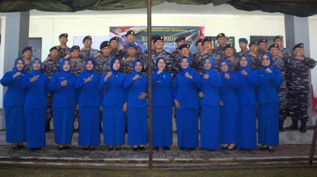 Tradisi Penyambutan Komandan Lanal Bengkulu