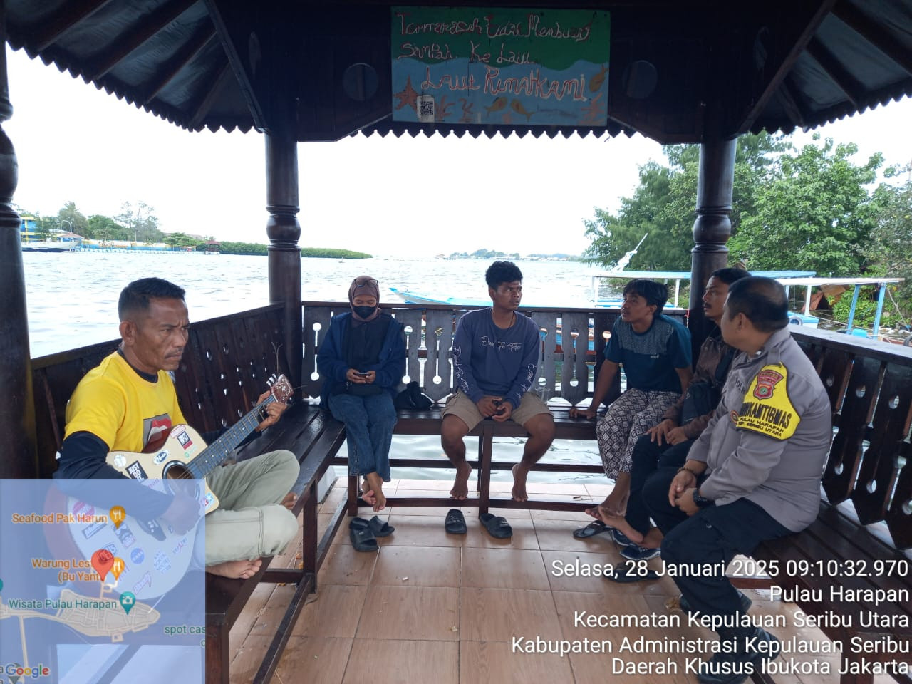 Bhabinkamtibmas Pulau Harapan Lakukan Sambang Warga Remaja untuk Tingkatkan Kamtibmas