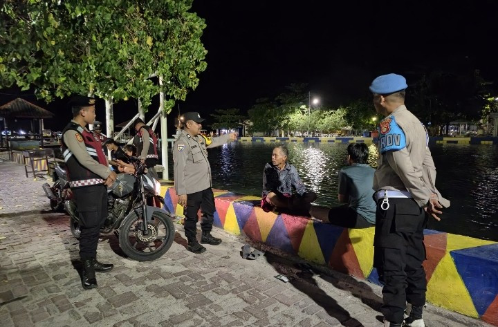 Polsek Kepulauan Seribu Utara Gelar Patroli Malam Perintis Presisi, Antisipasi Tawuran, Premanisme, dan Narkoba
