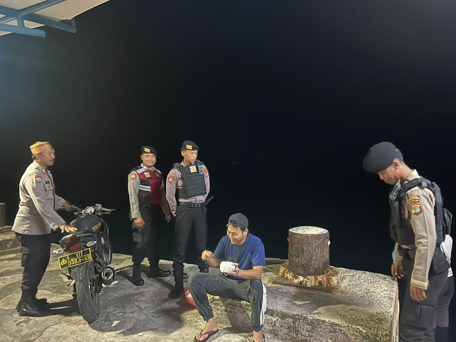 Polisi Humanis Patroli Malam, Cegah Premanisme dan Tawuran di Kepulauan Seribu Utara