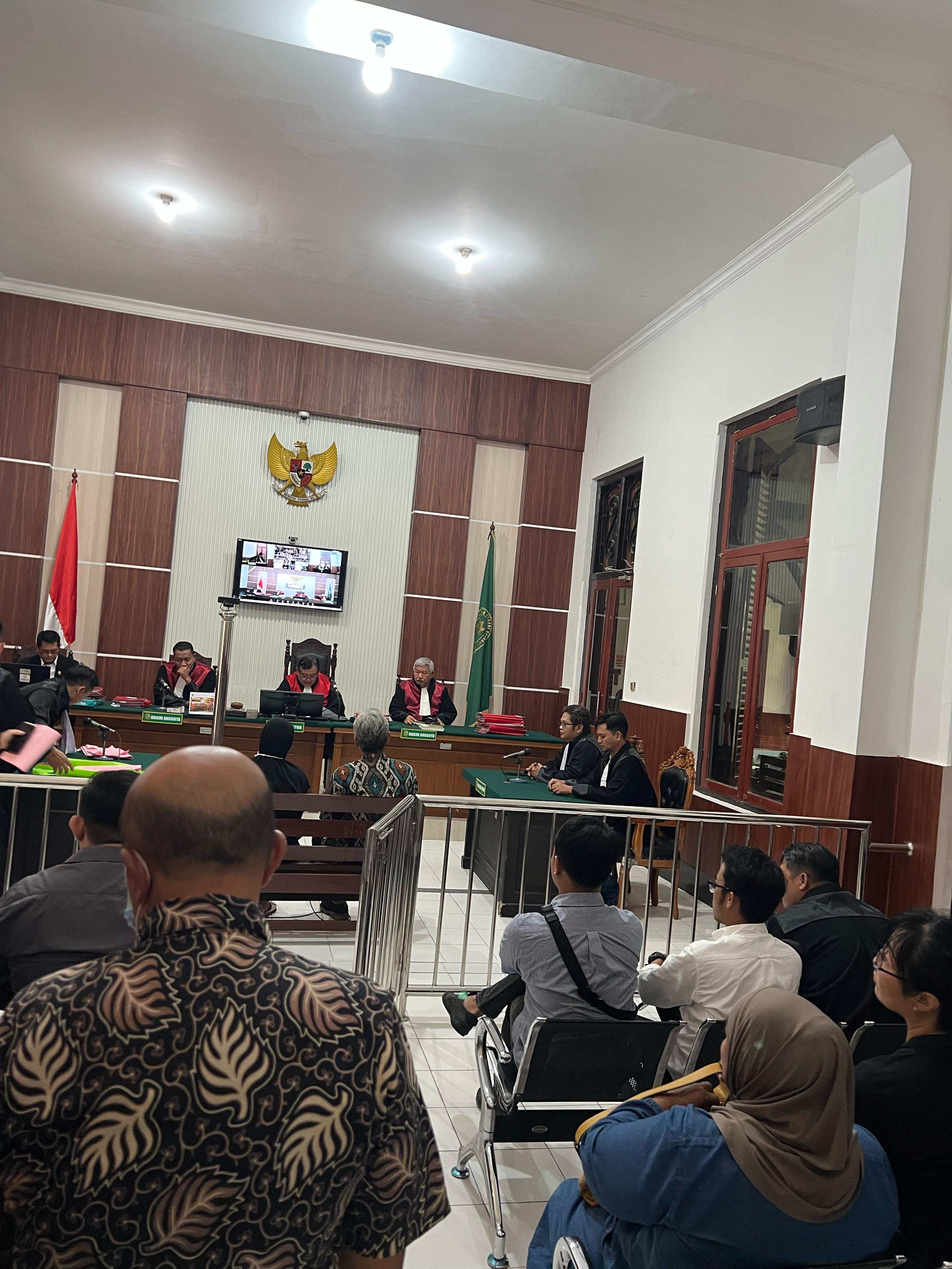 Tak Terbukti Serobot Tanah, Hakim Jatuhkan Vonis Bebas Pasangan Lansia Asal Surabaya