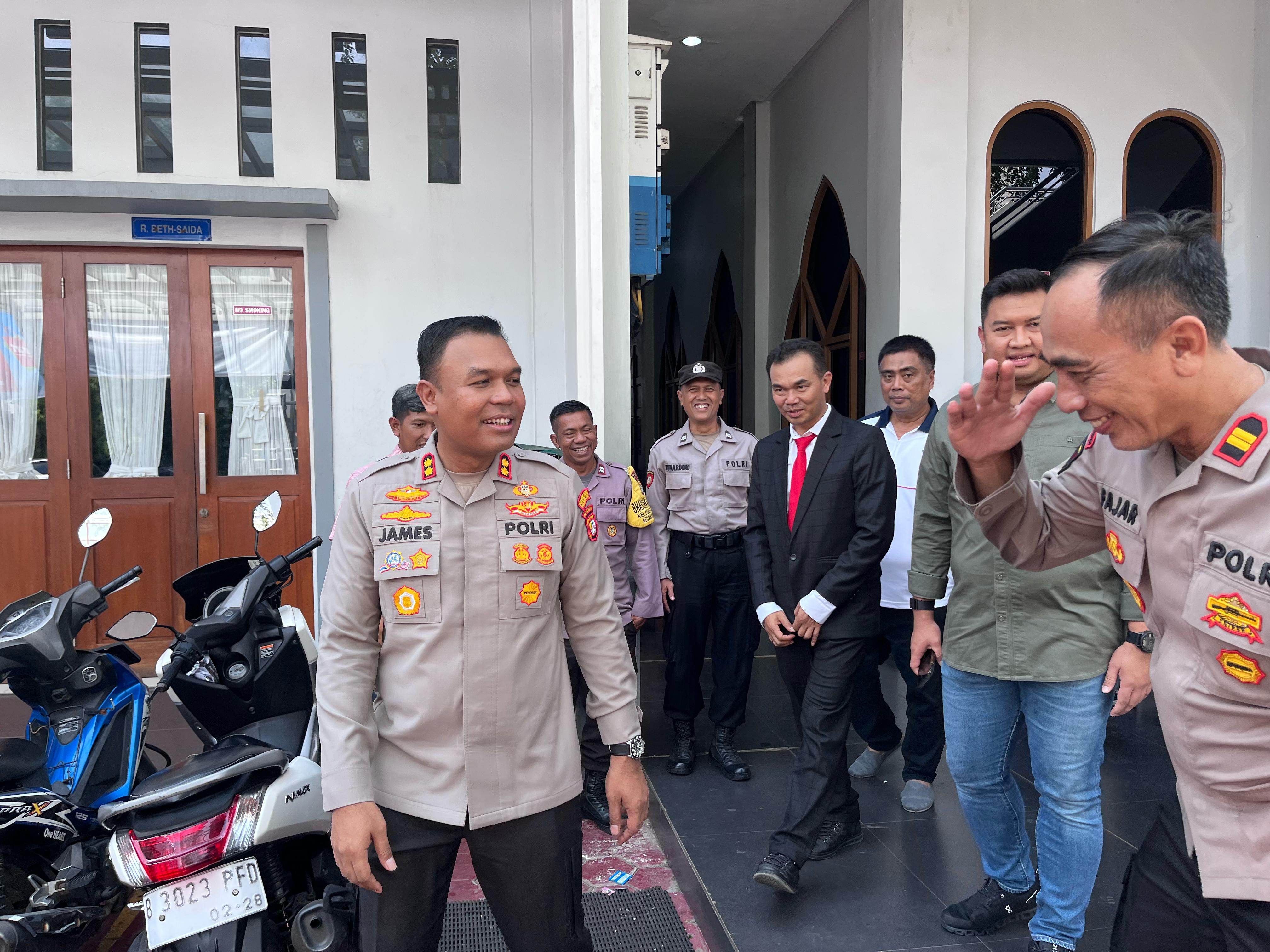 Wakapolres Metro Jakarta Utara Tinjau Pengamanan Ibadah Paskah di Gereja HKBP Ancol Podomoro