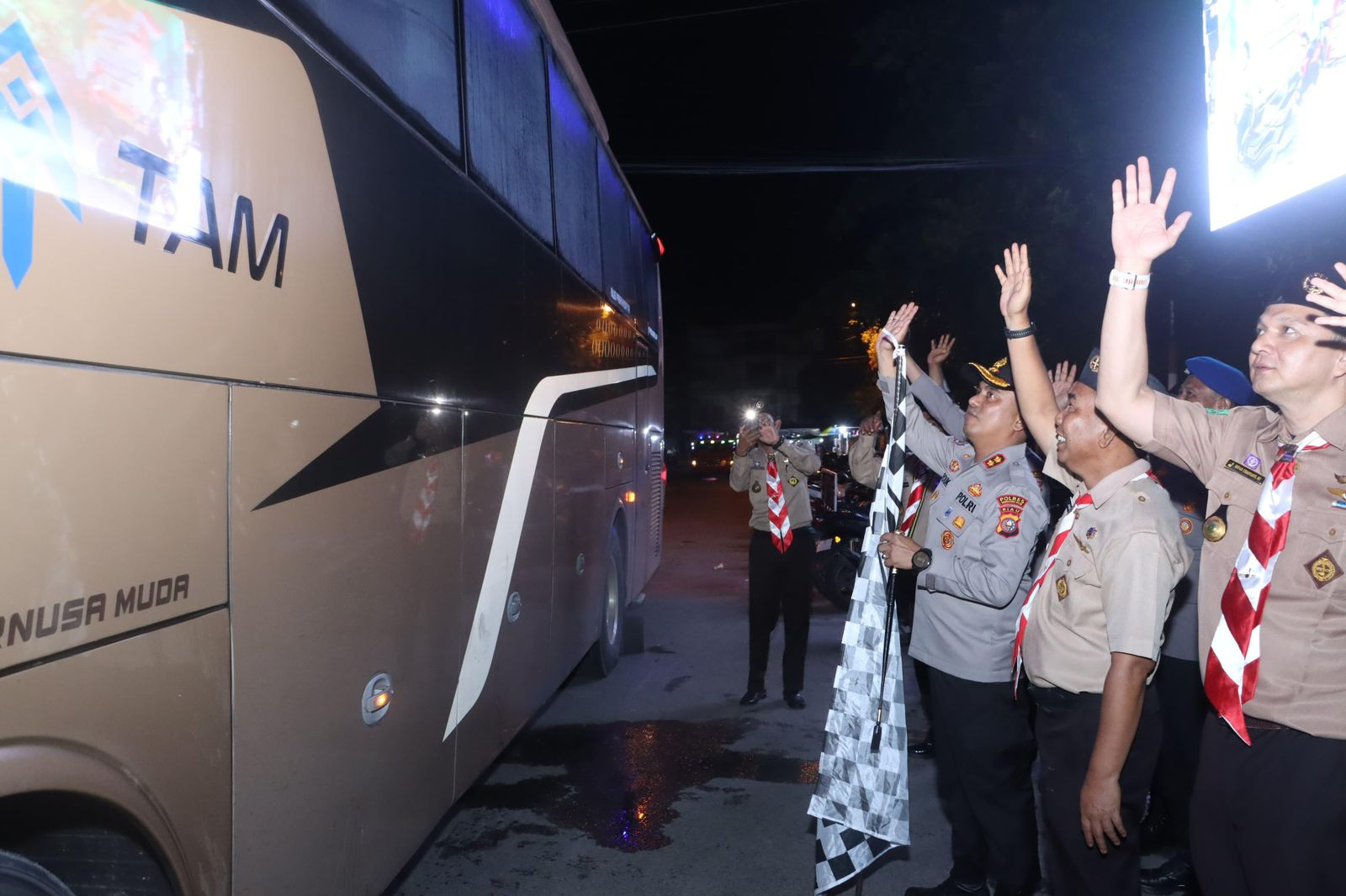 Sukseskan Upaya Menanggulangi Kebakaran, Kapolres Lepas Kontingen Ikuti Jambore Karhutla 2025