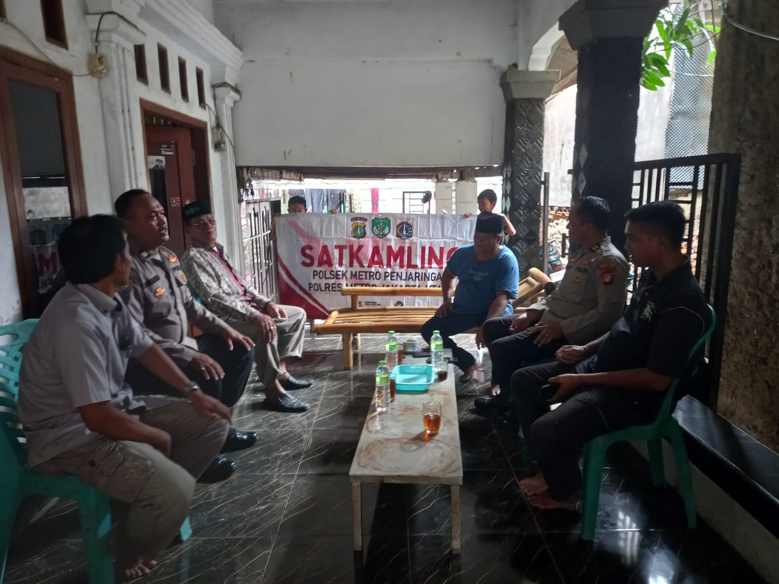 Polsek Metro Penjaringan Gelar Giat Satkamling dalam Program "Jaga Jakarta - Jaga Warga"