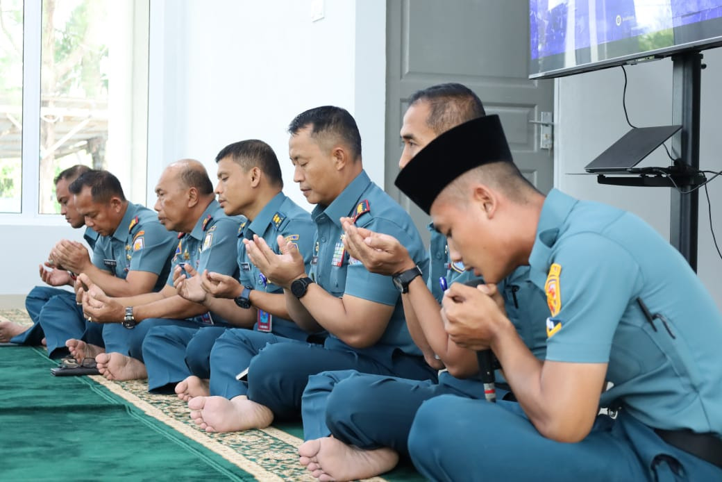 Jalin Kebersamaan Dalam Taqwa, Danlanal Dumai Pimpin Do'a Bersama
