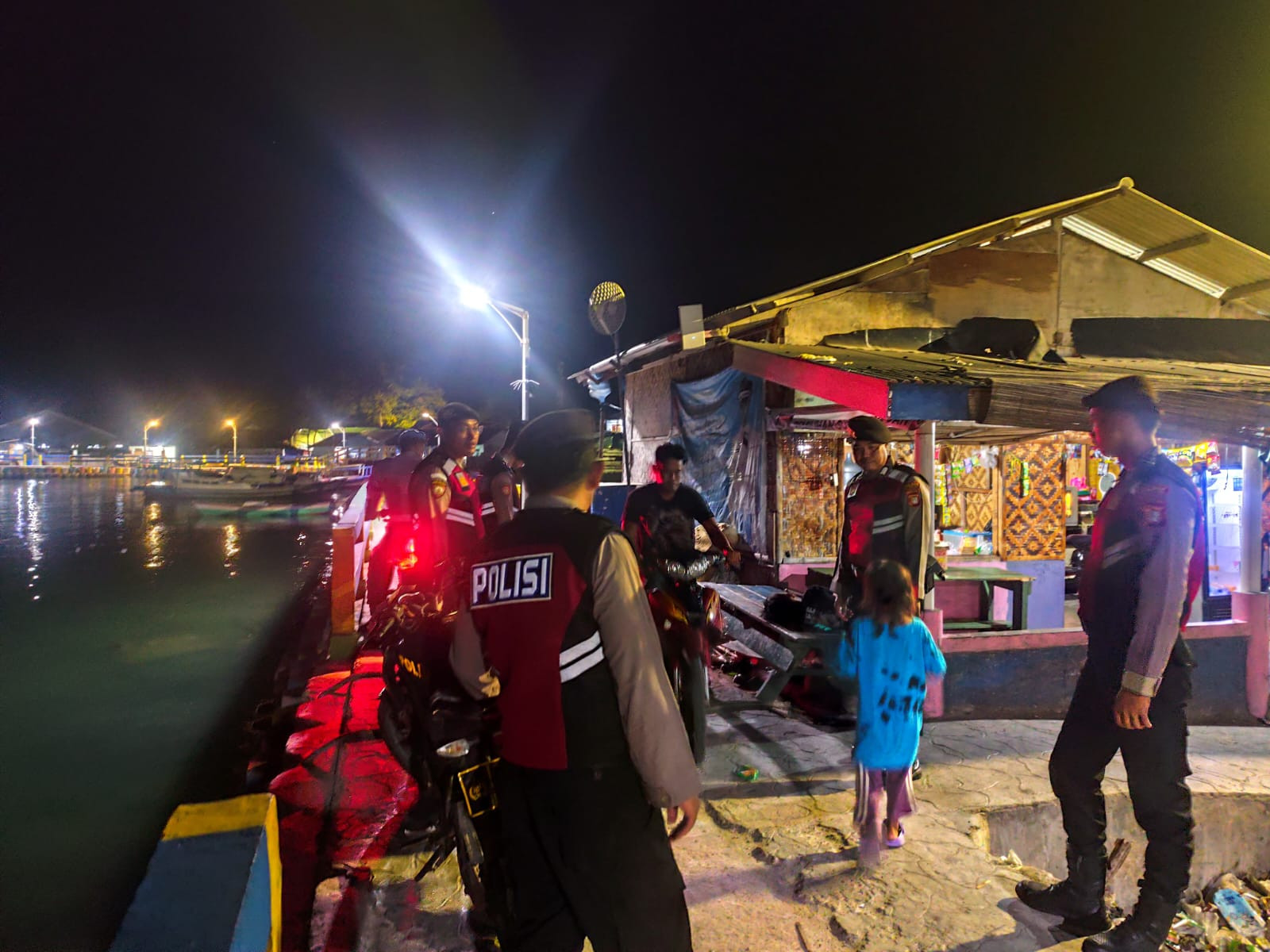 Polisi Humanis Polsek Kepulauan Seribu Utara Gencarkan Patroli Malam dalam Operasi Berantas Jaya