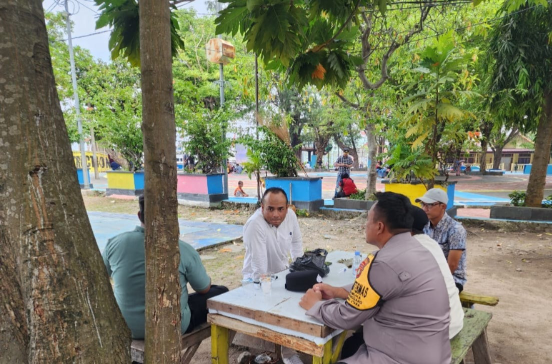Bhabinkamtibmas Pulau Pramuka Sambangi Toga, Tomas, dan Toda, Ajak Cegah 3C dan Jaga Kamtibmas