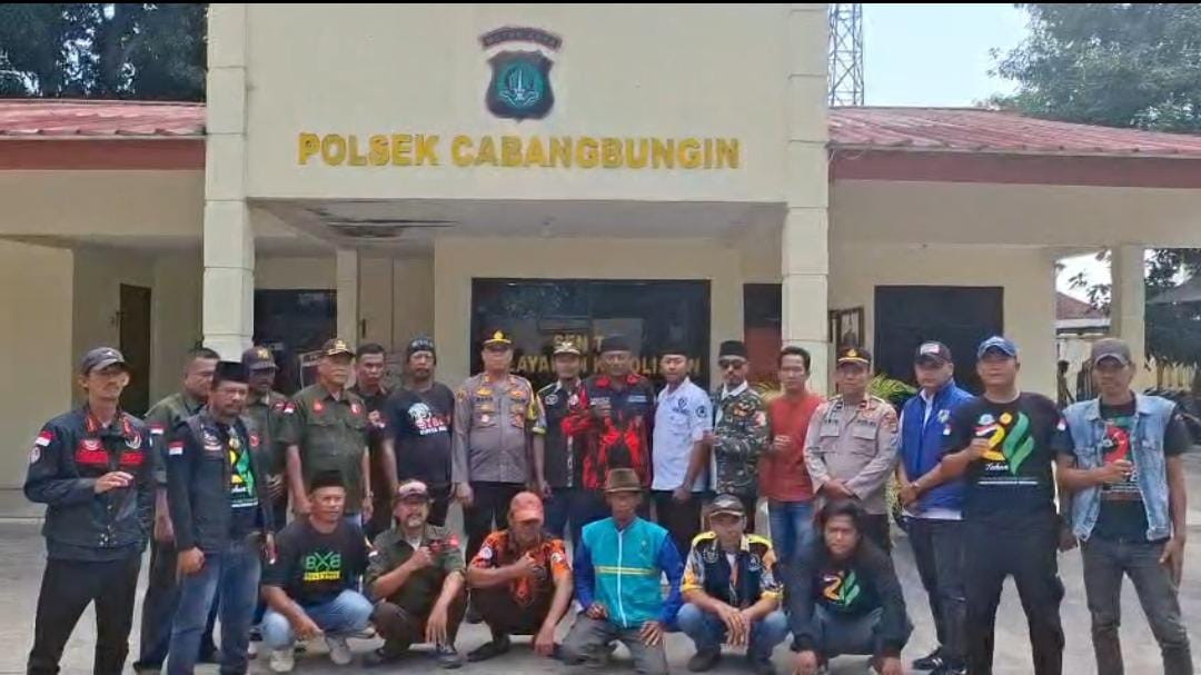Polsek Cabangbungin Polres Metro Bekasi jalin silahturahmi Kamtibmas bersama Organisasi masyarakat untuk perkuat kundusifitas wilayah