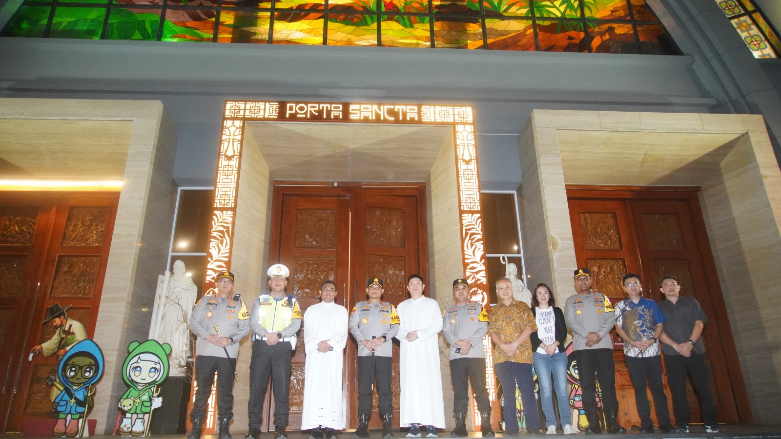Pastikan Ibadah Aman, Kapolda Metro Jaya Tinjau Pengamanan Gereja di Kelapa Gading