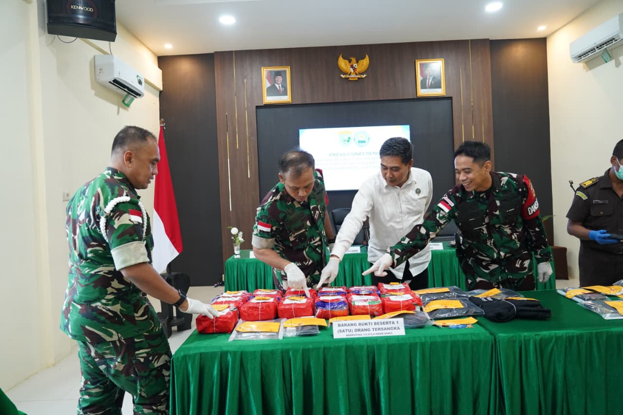 TNI Gagalkan Penyelundupan 16,4 Kilogram Sabu di Perbatasan RI-Malaysia