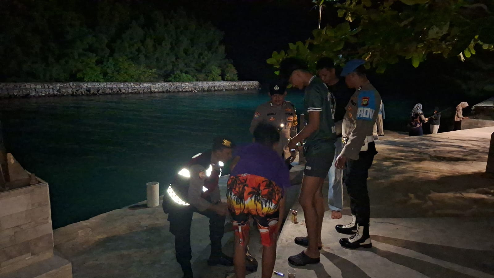 Jakarta On The Spot Sambangi Pulau-Pulau Penduduk, Polsek Kepulauan Seribu Selatan Sosialisasikan Layanan Polisi 110
