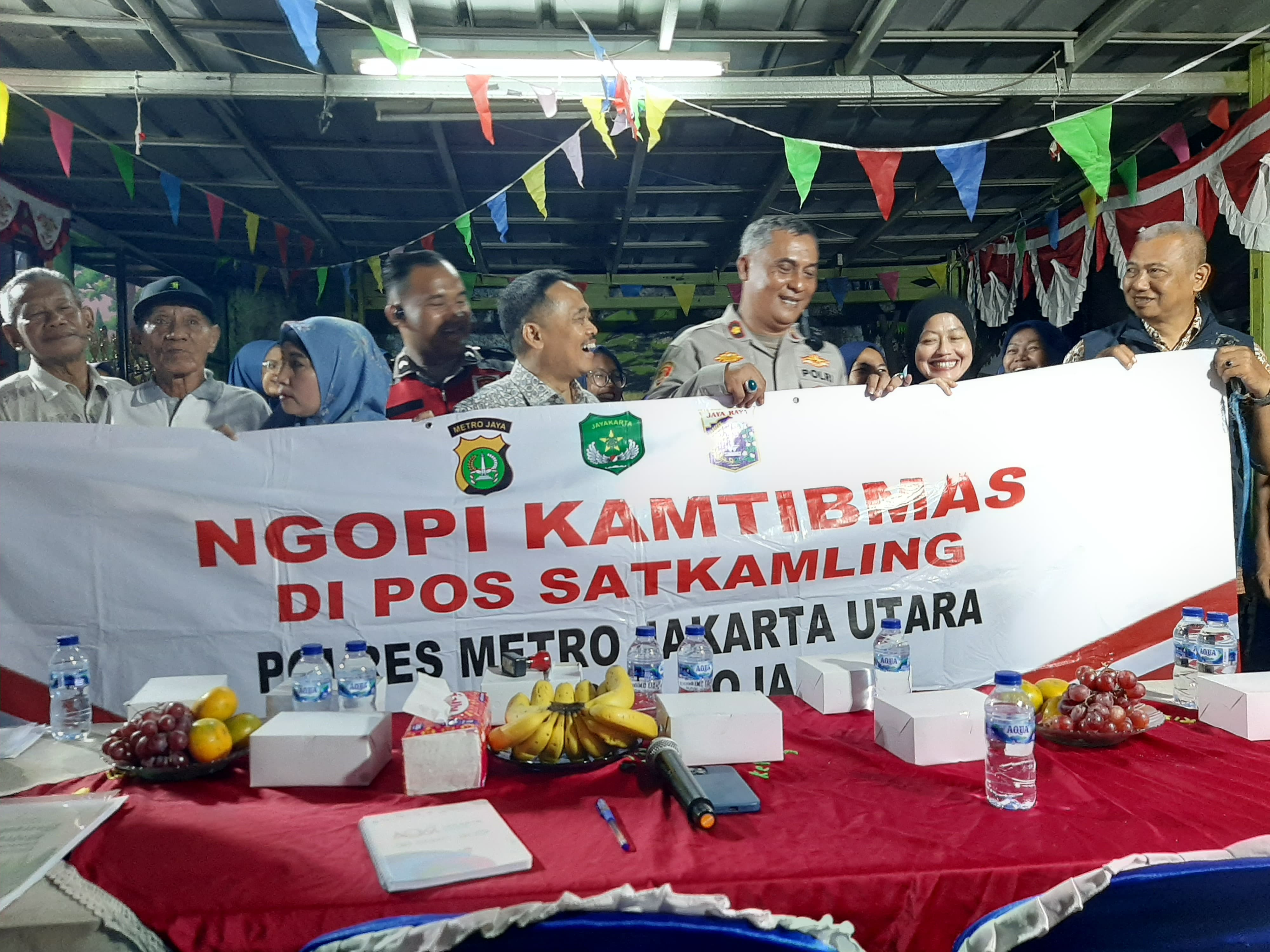 Kapolsek Koja Gelar “Ngopi Kamtibmas” Bersama Warga RW 01 Tugu Utara, Dorong Partisipasi Jaga Keamanan Lingkungan
