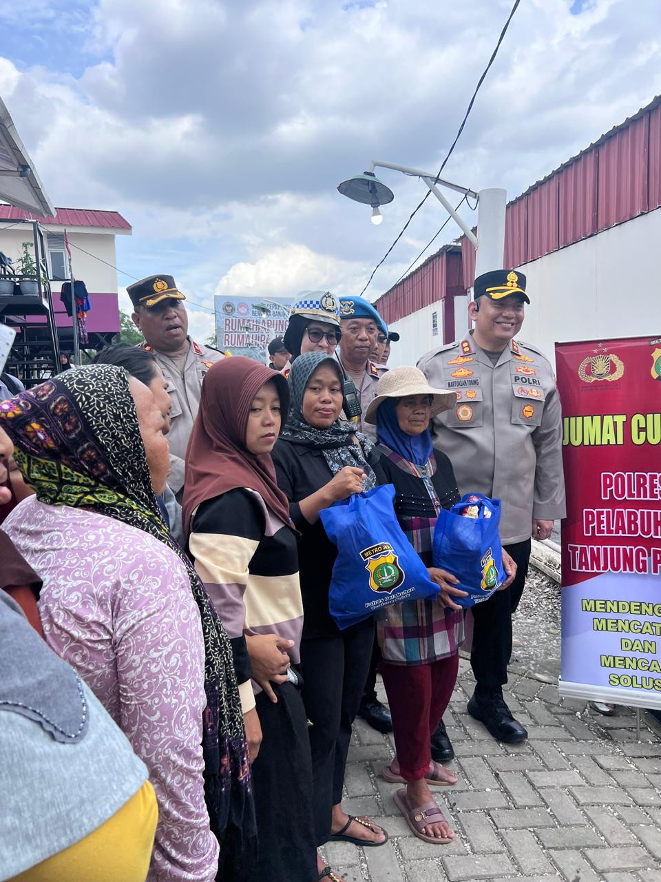 Ramadhan Penuh Keberkahan, Kapolres Gelar Baksos dan Sosialisasi Hotline 101, Tips Mudik Aman Keluarga Nyaman, Berantas Preman