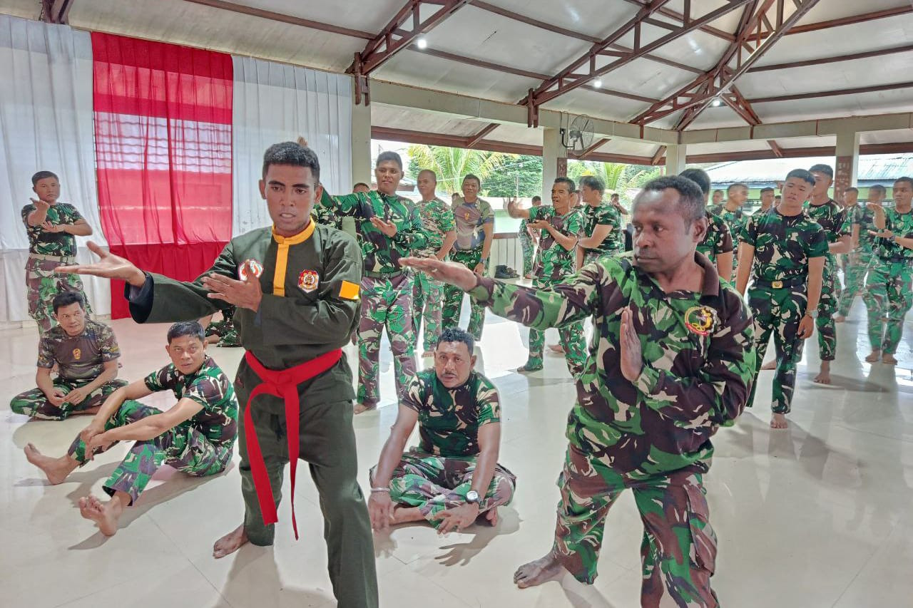 Latih Ketangkasan Prajurit, Kodim 1710/Mimika Gelar Latihan Pencak Silat Militer