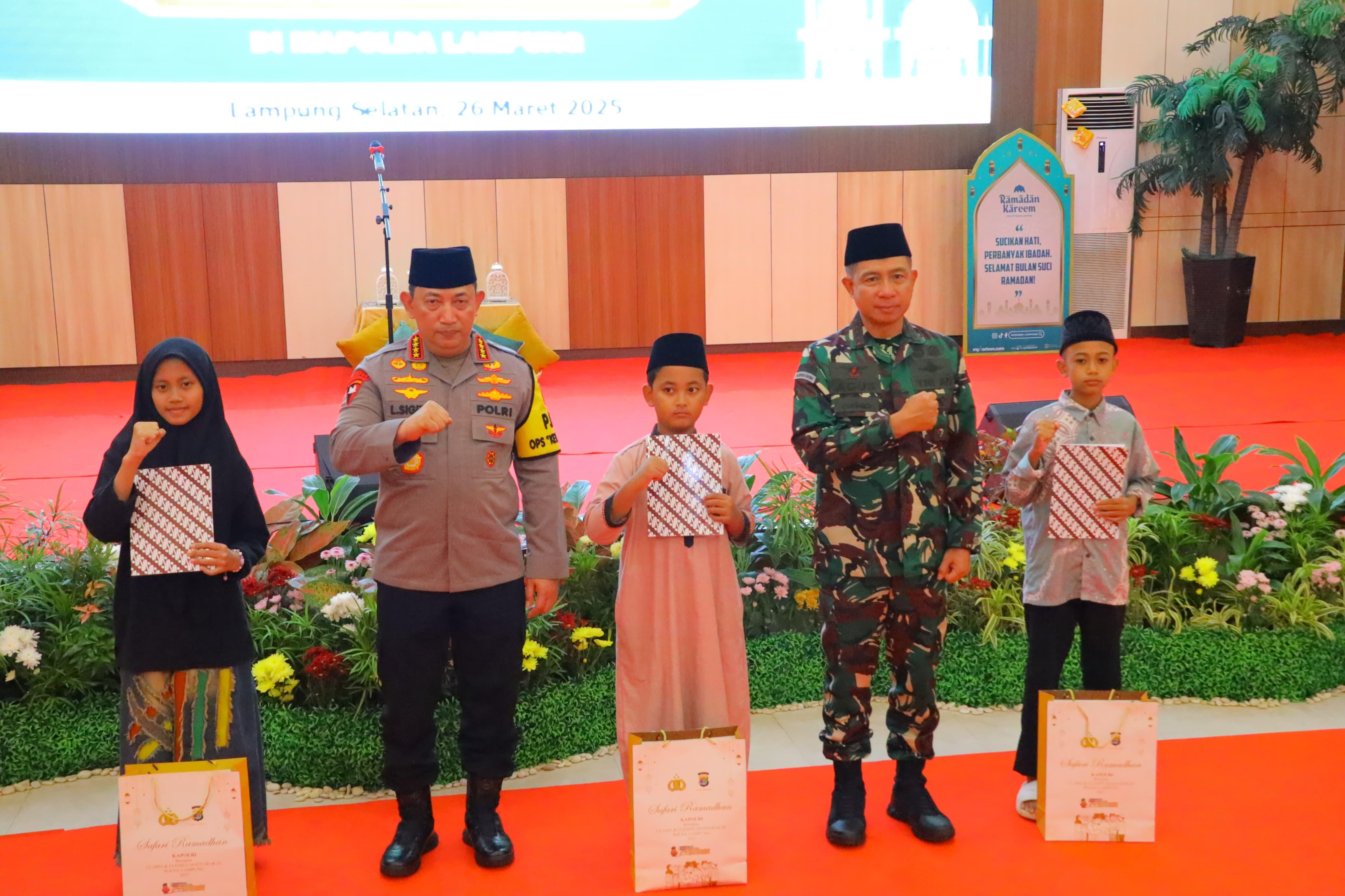 Perkuat Silaturahmi, Kapolri-Panglima TNI Hadiri Safari Ramadhan di Polda Lampung