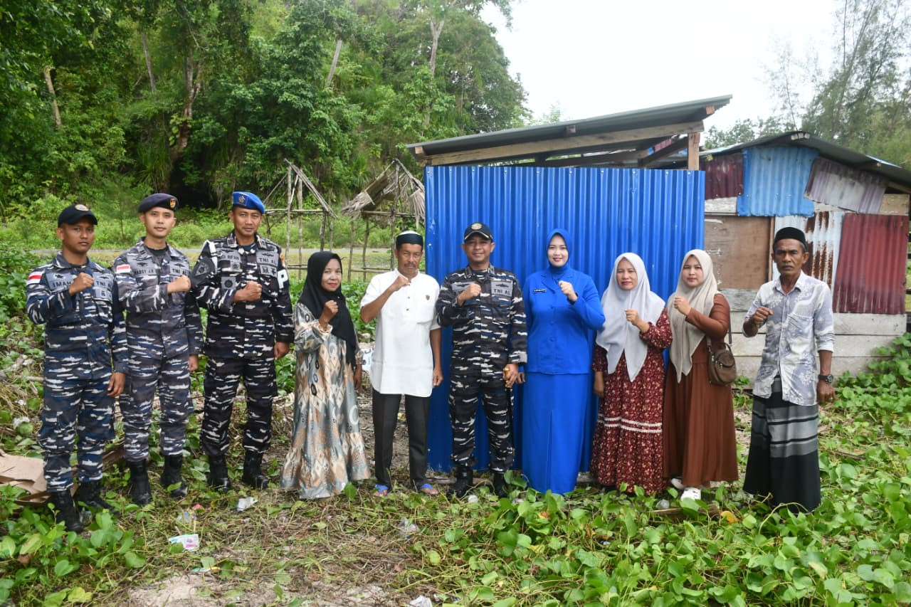 Danlanal Simeulue Resmikan Toilet di Pantai Babang, Wujud Kepedulian TNI AL Terhadap Fasilitas Masyarakat