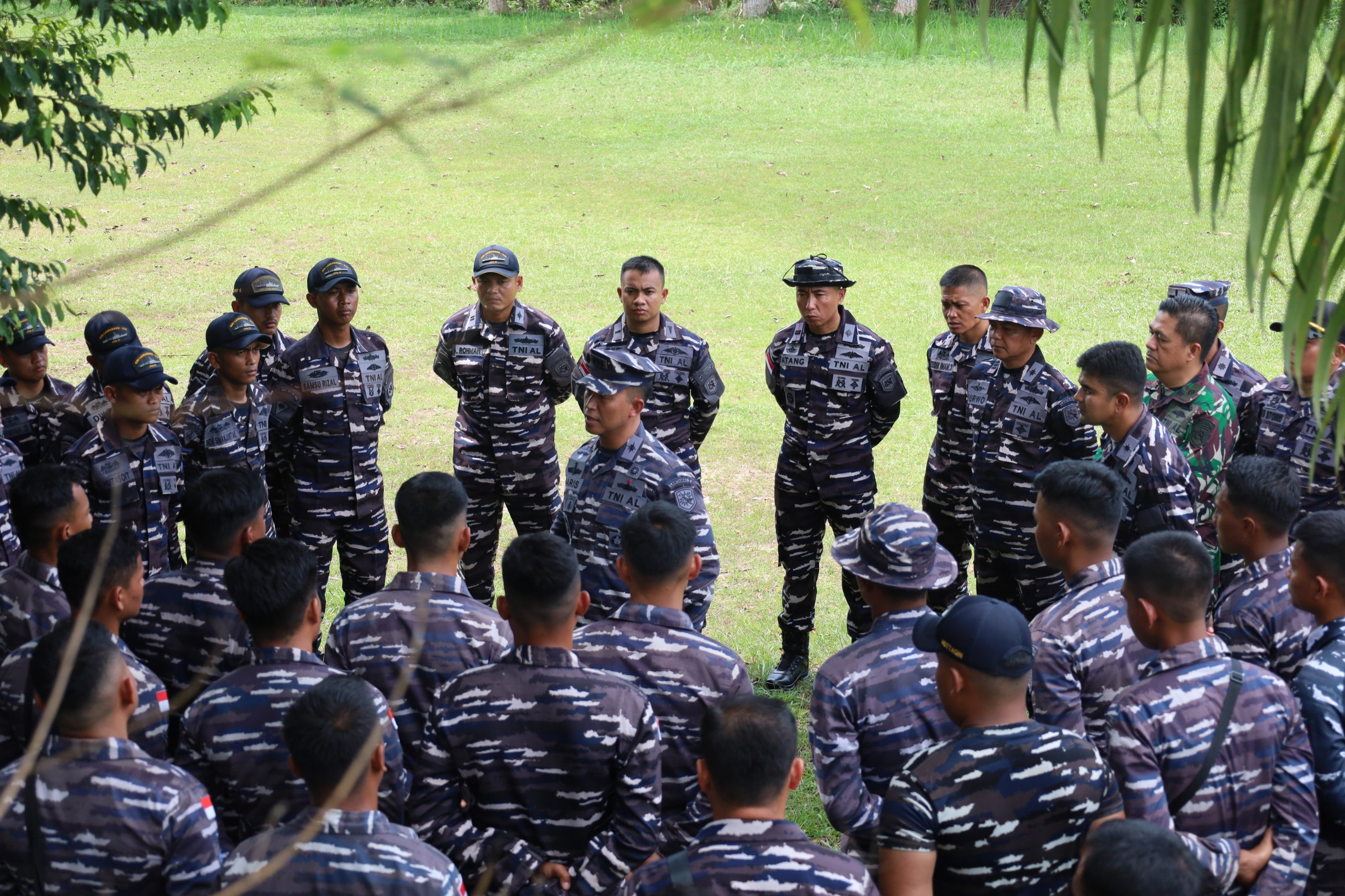 Tingkatkan Profesionalisme Hadapi Tantangan di Medan Tugas, Lanal Dumai Gelar Latihan Menembak