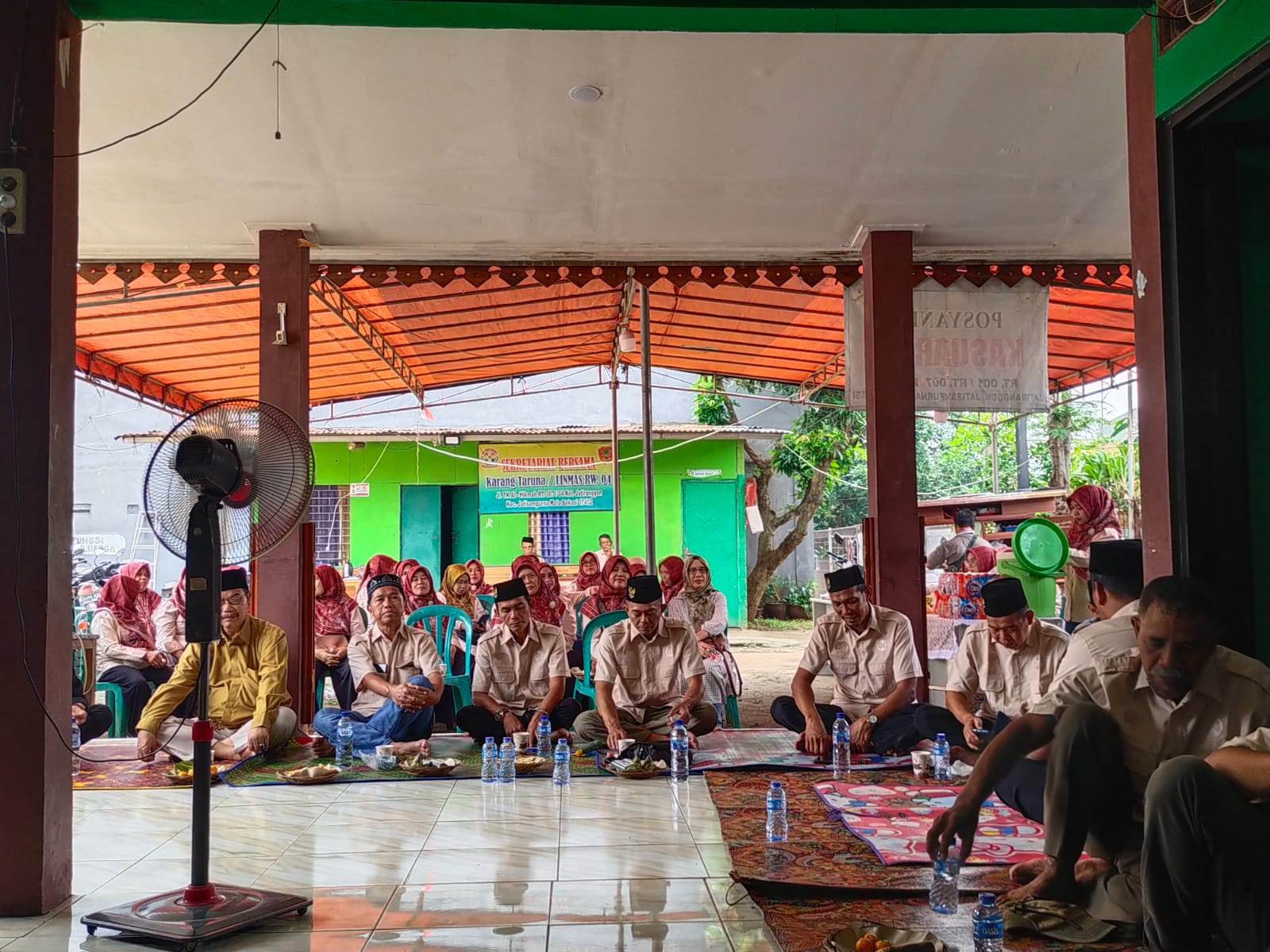 Bhabinkamtibmas Kelurahan Jatiranggon Hadiri Halal Bihalal RW 04