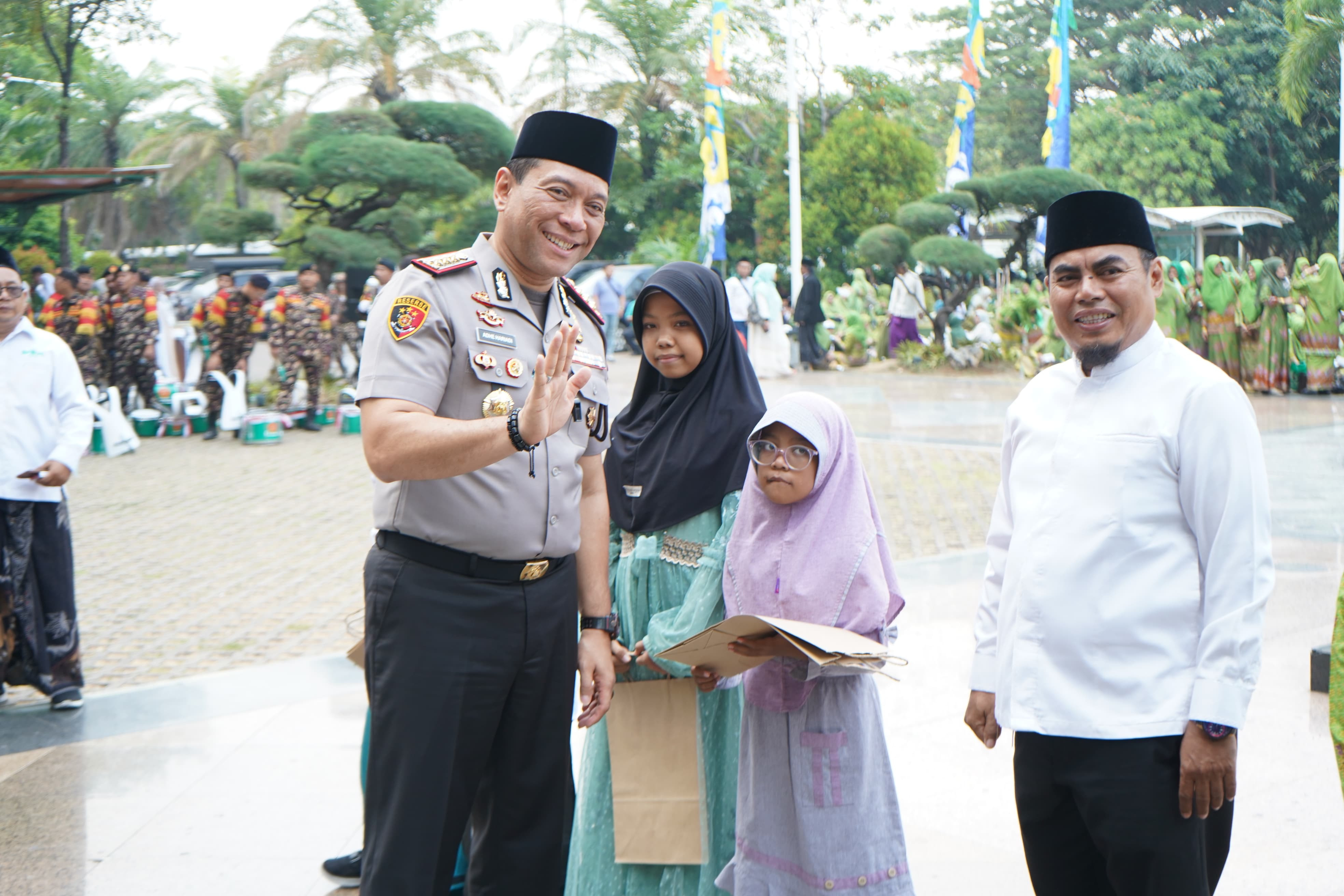 Kapolres Jakut Hadiri Apel Hari Santri 2026, Ajak Santri Jaga Persatuan dan Keamanan Bangsa