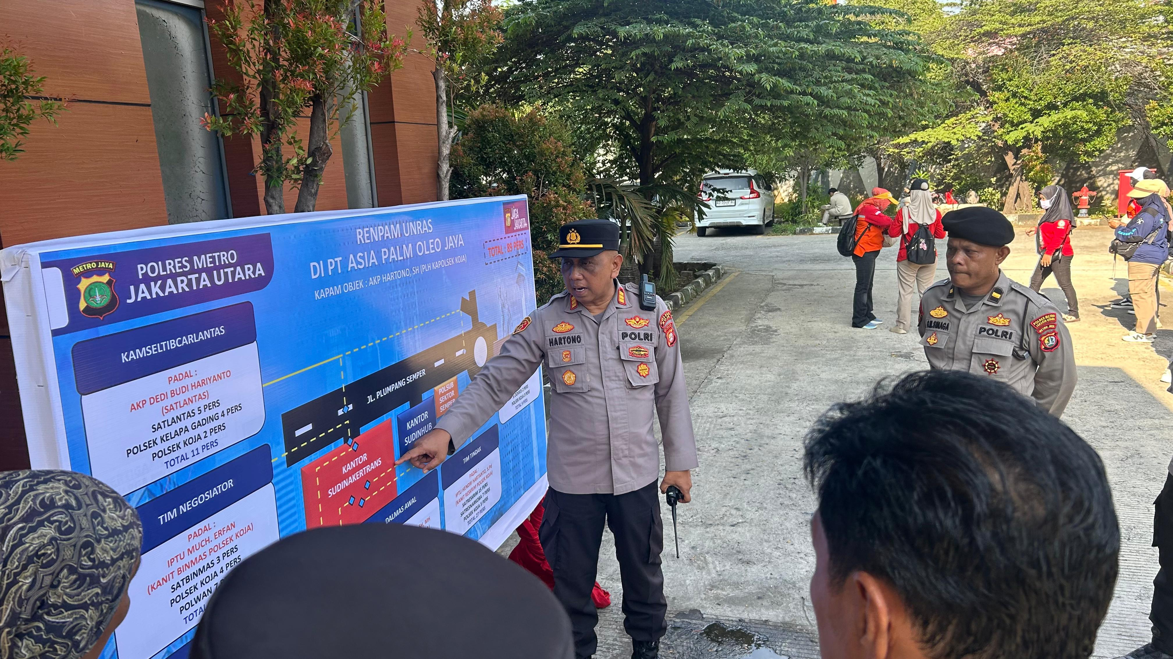 Polsek Koja Gelar Apel Pengamanan Aksi Buruh FSBPI di Jakarta Utara