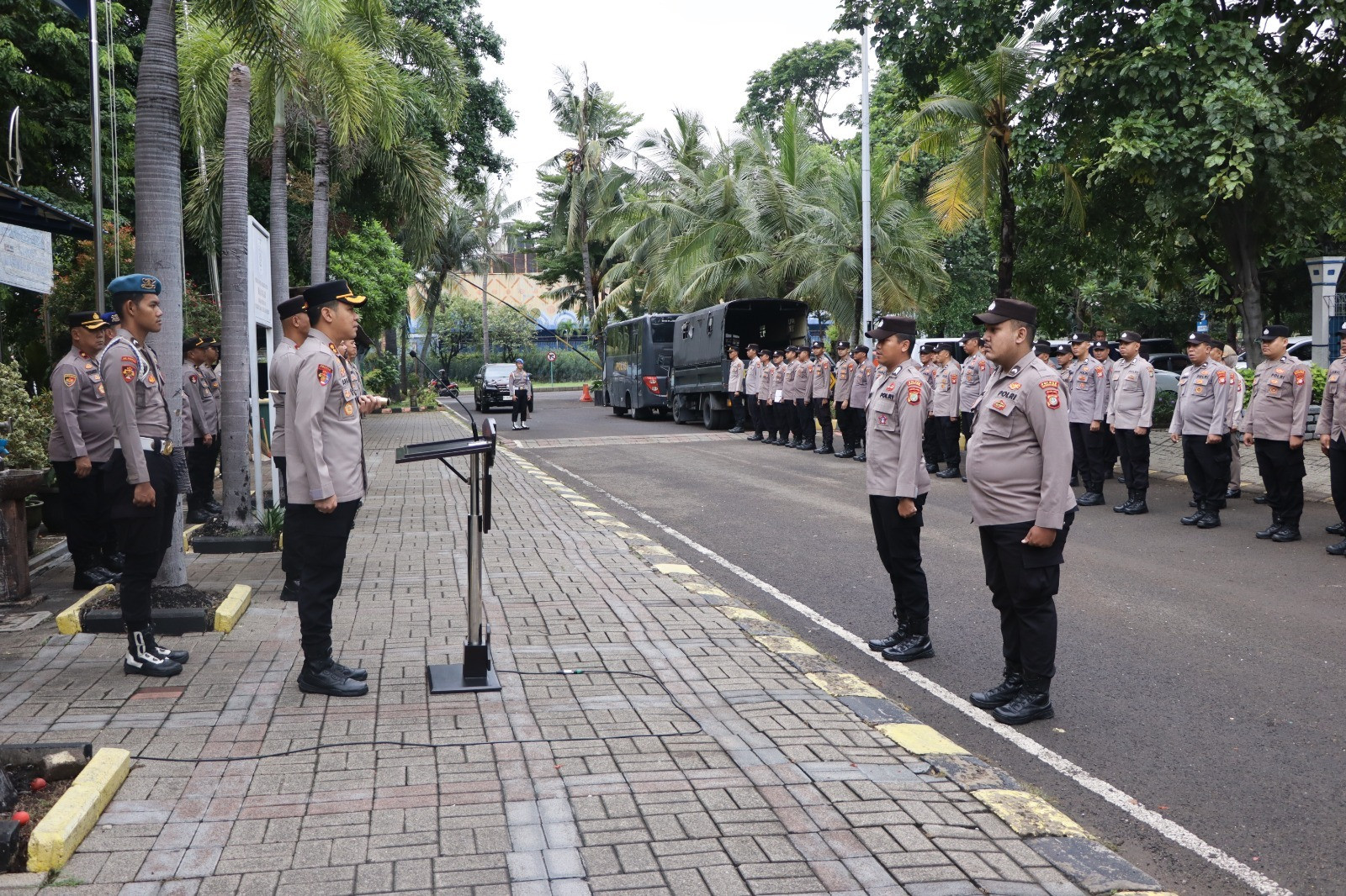 Kapolres Kepulauan Seribu Ingatkan Anggota Jaga Disiplin dan Kewaspadaan di Tengah Cuaca Buruk