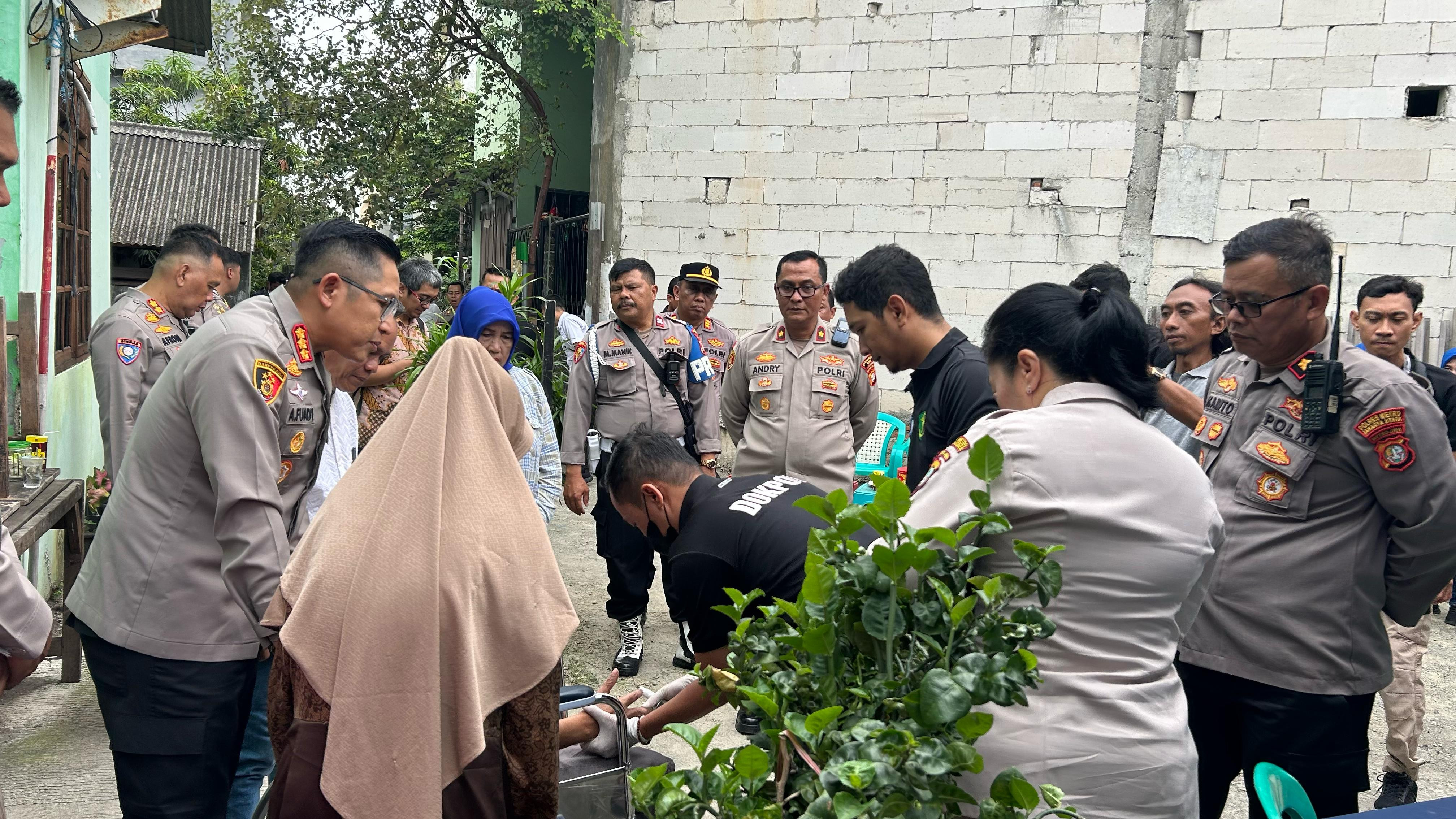 Wujud Kepedulian Polri untuk Masyarakat Tugu Selatan