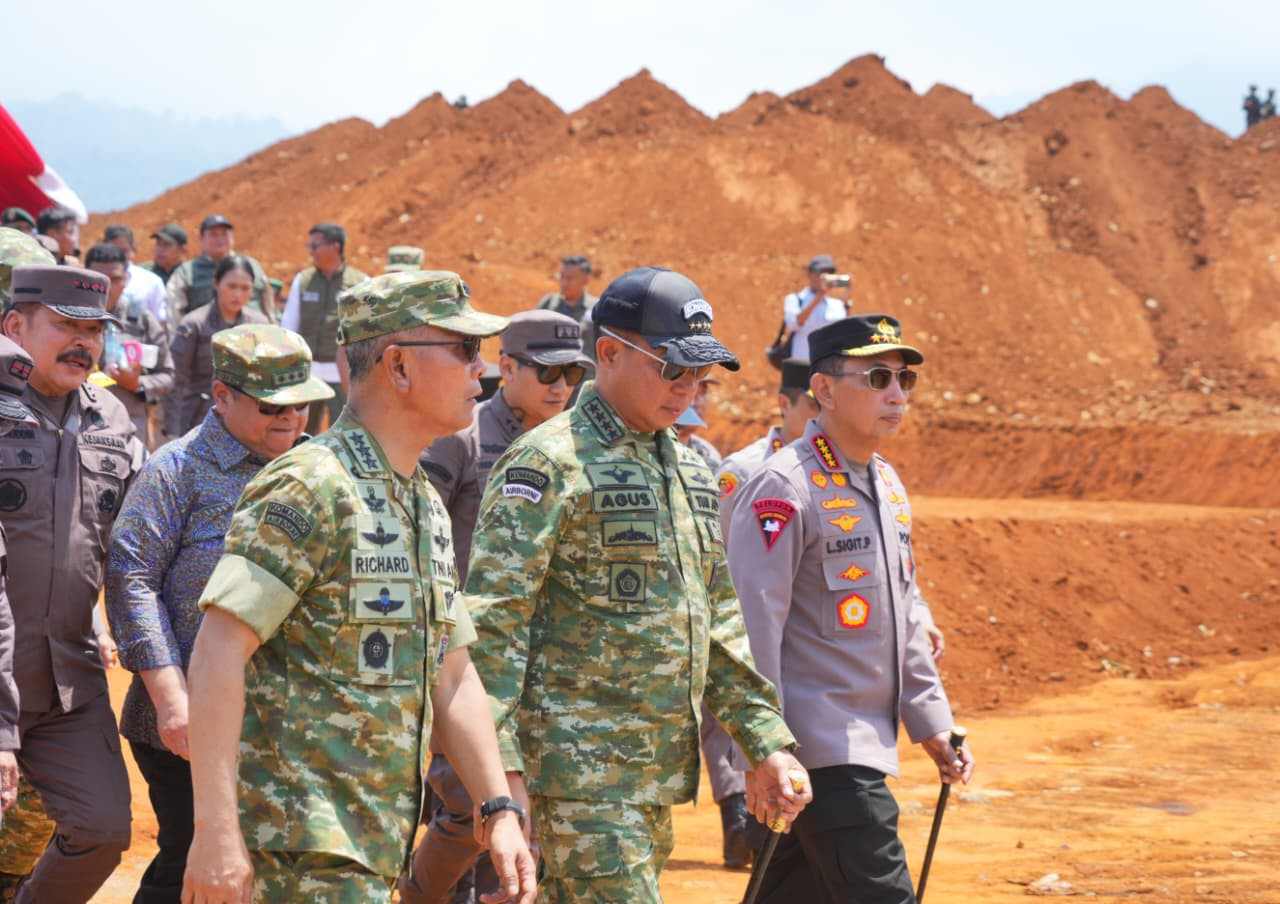 Panglima TNI Bersama Menhan RI Tinjau Keberhasilan Satgas PKH Tertibkan Tambang Nikel Ilegal di Morowali, Sulteng