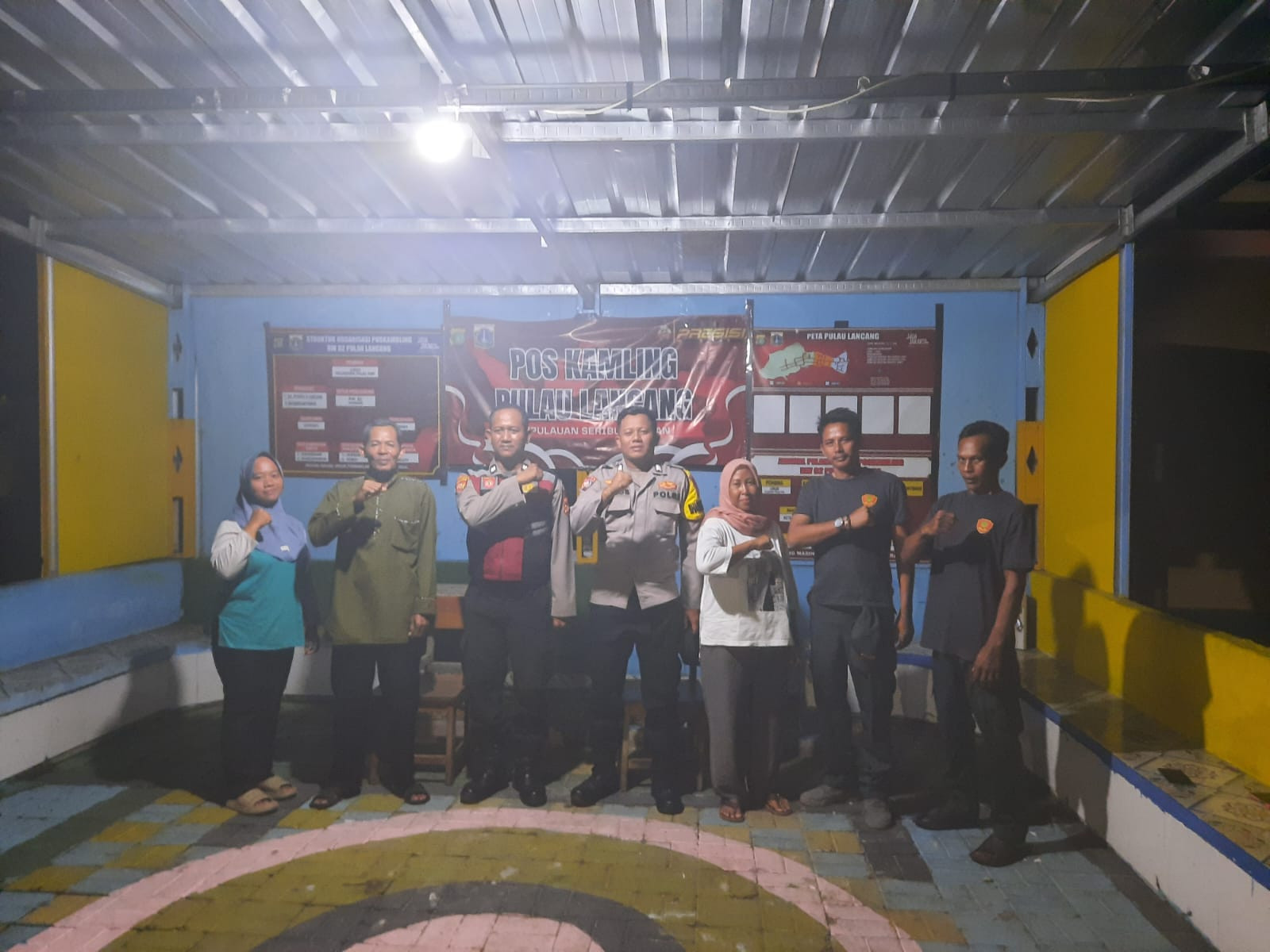 Patroli Malam Gabungan, Polsek Kepulauan Seribu Selatan Bersama TNI dan Stakeholder Perkuat Siskamling Cegah Gangguan Kamtibmas