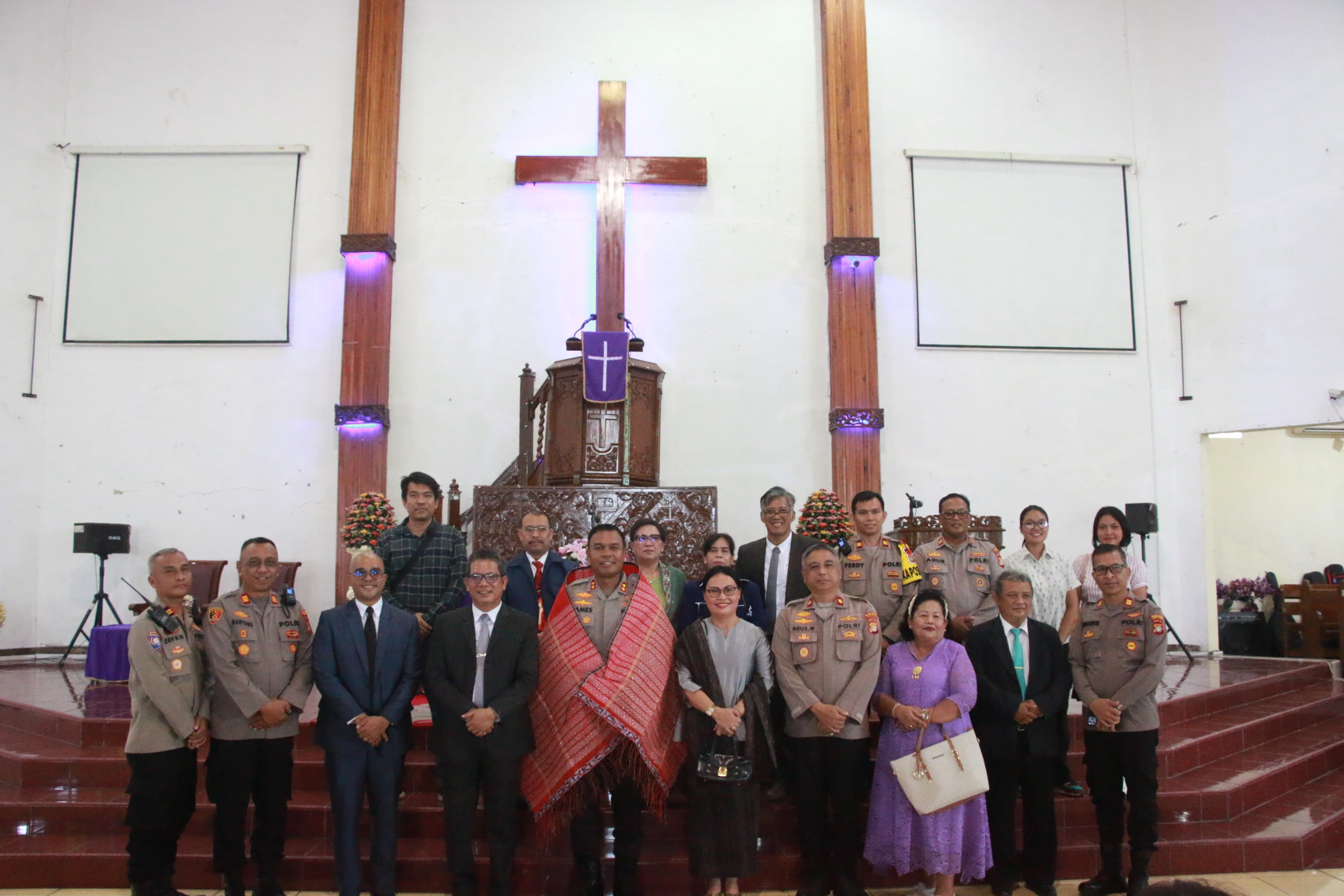 Wakapolres Metro Jakut Hadiri Kegiatan "Minggu Kasih" di Gereja HKBP Tanjung Priok Timur