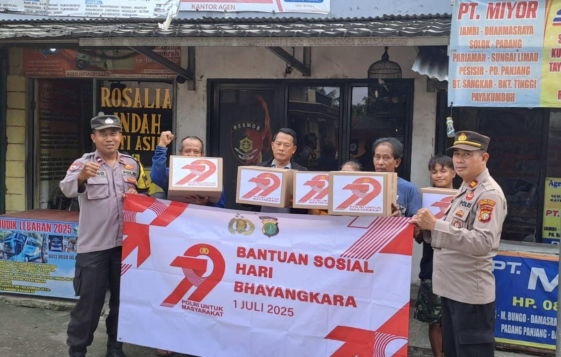 Bhabinkamtibmas Gelar Bakti Sosial Polri di Wilayah Jatiasih