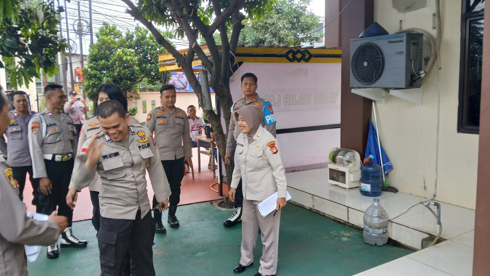 Ciptakan Lingkungan Kerja Nyaman, Polres Metro Bekasi Adakan Lomba Kebersihan Mako dan Polsek