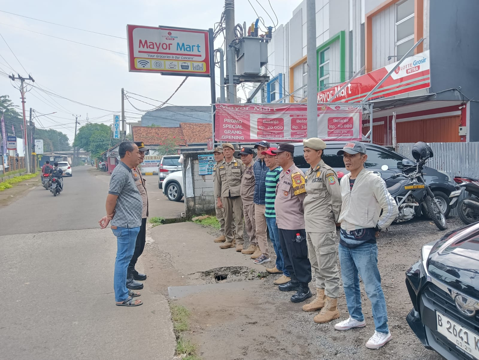 POLSEK BANTARGEBANG AMANKAN IBADAH JUMAT AGUNG DI GEDUNG SERBAGUNA HKBP KOTA BEKASI